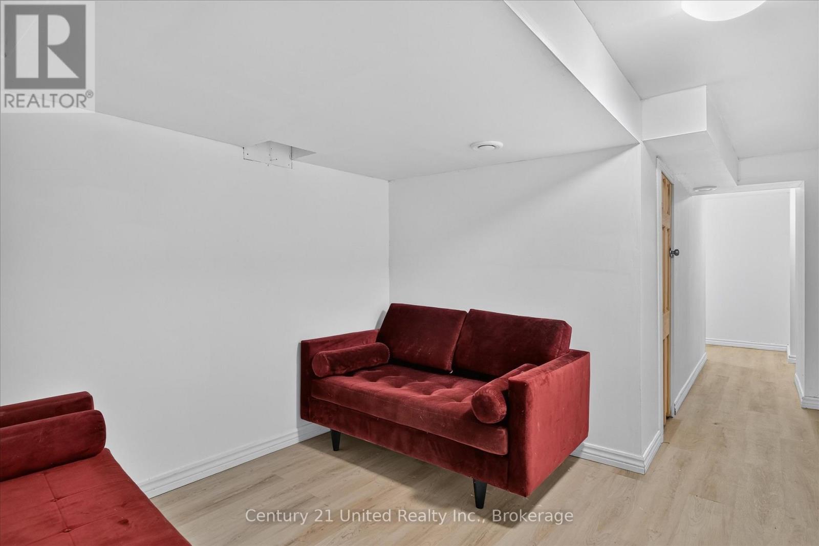688 ST MARYS STREET - 38