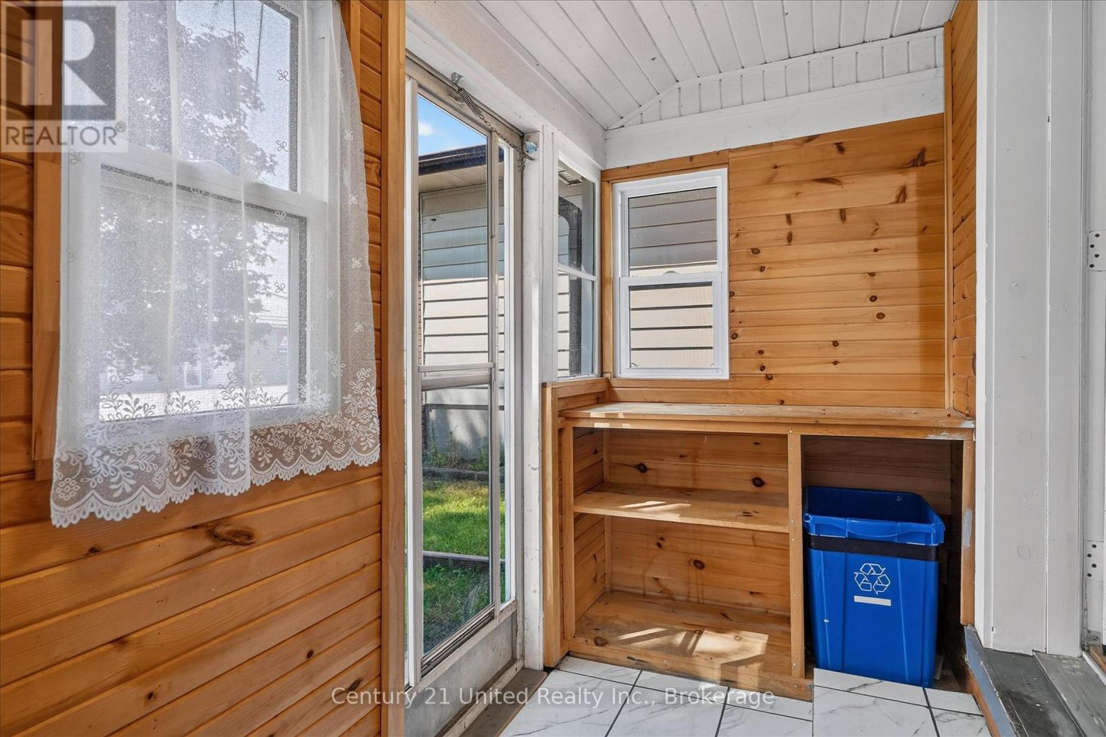 688 ST MARYS STREET - 7