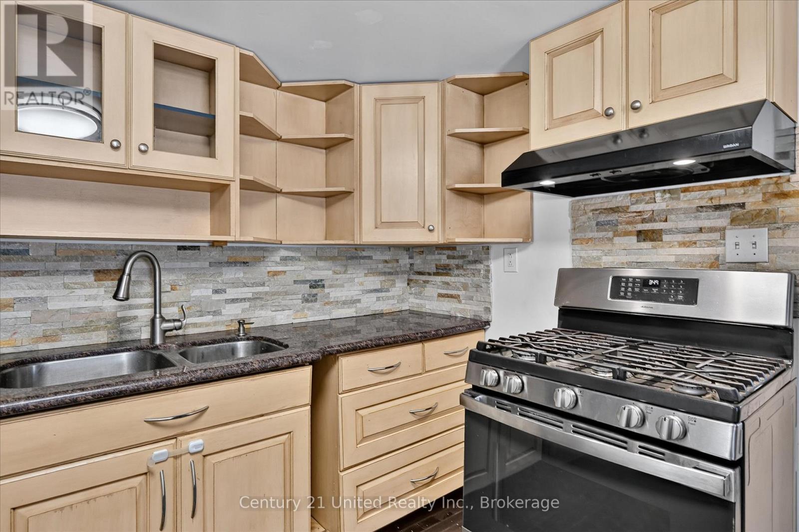 688 ST MARYS STREET - 9