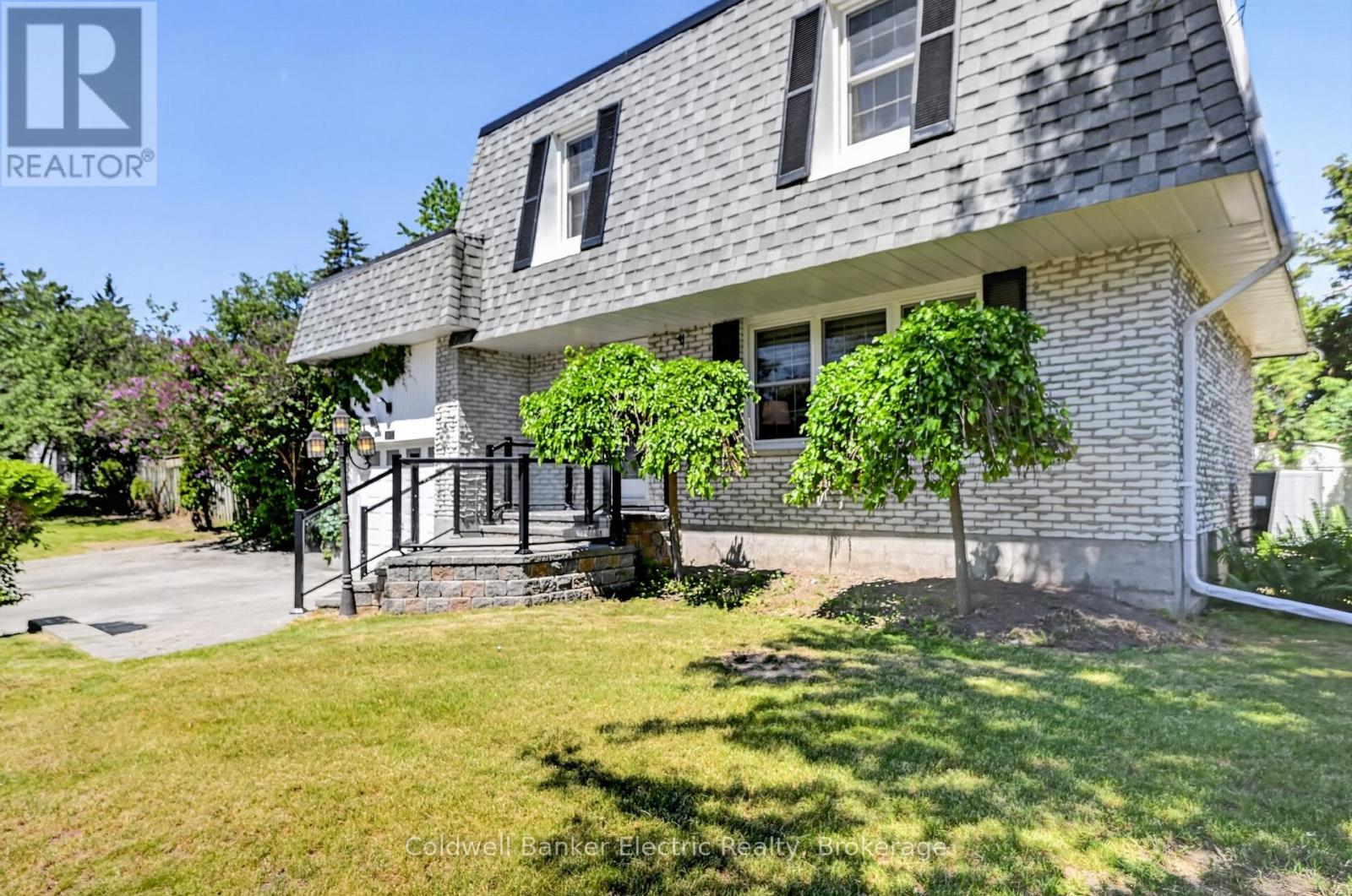 197 PATRICIA CRESCENT - 1