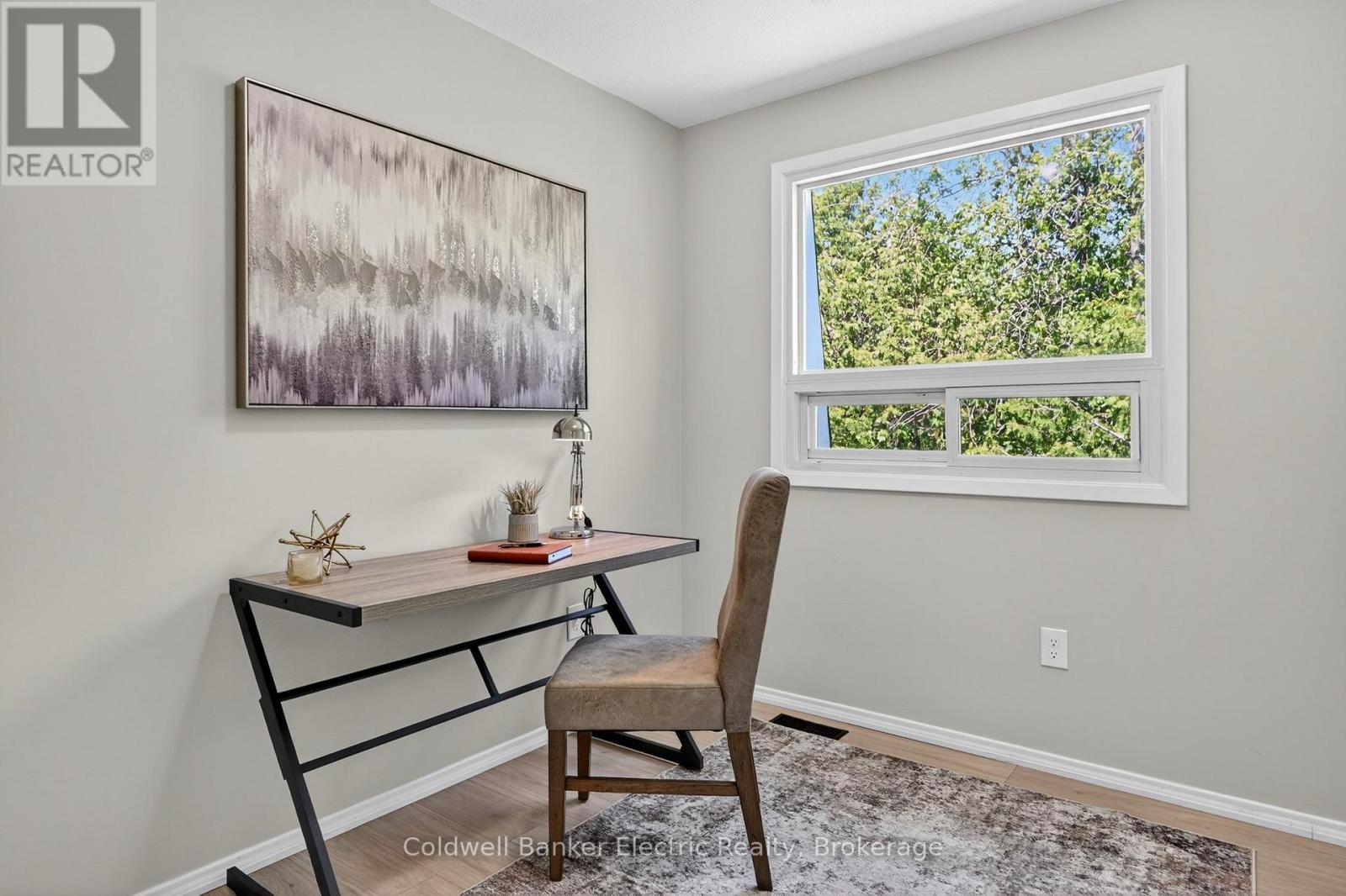 197 PATRICIA CRESCENT - 11