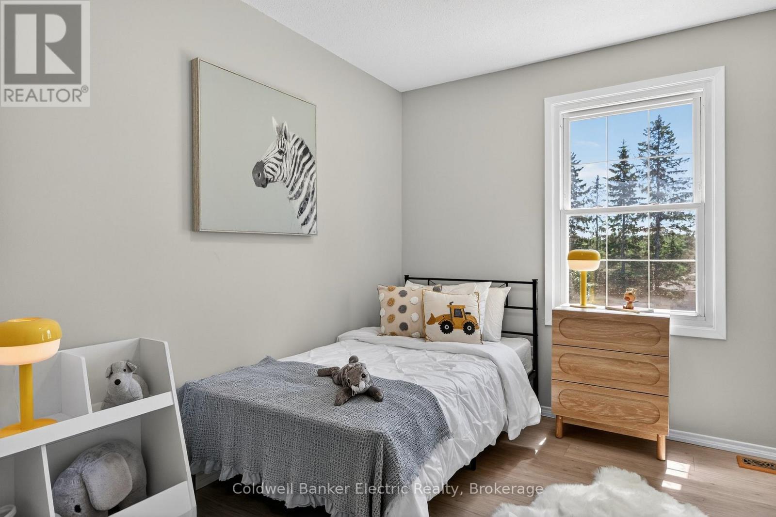 197 PATRICIA CRESCENT - 12