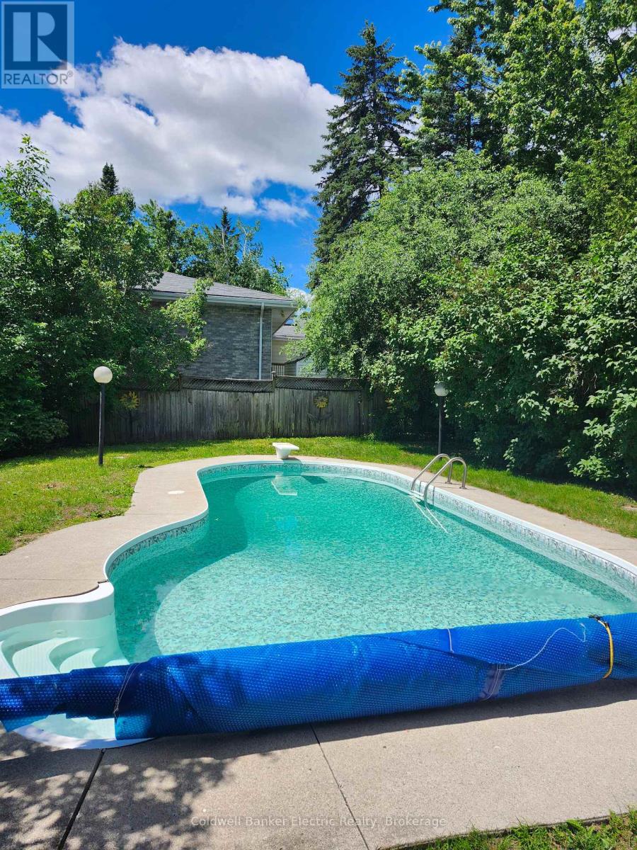197 PATRICIA CRESCENT - 17