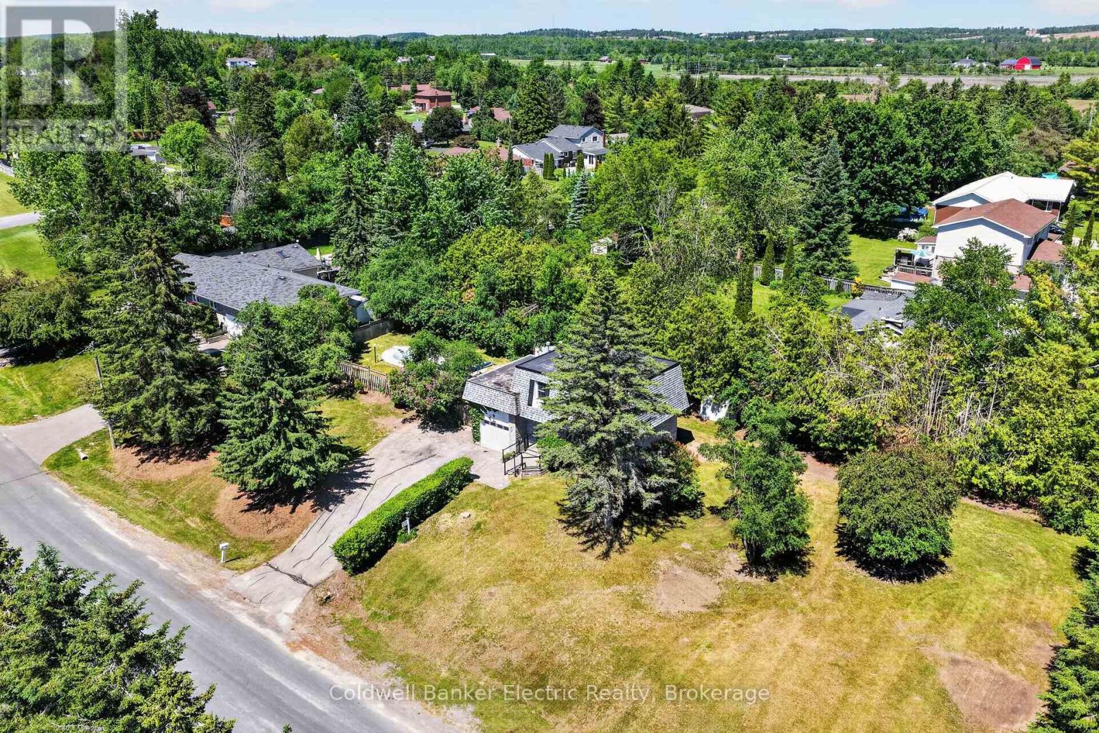 197 PATRICIA CRESCENT - 22