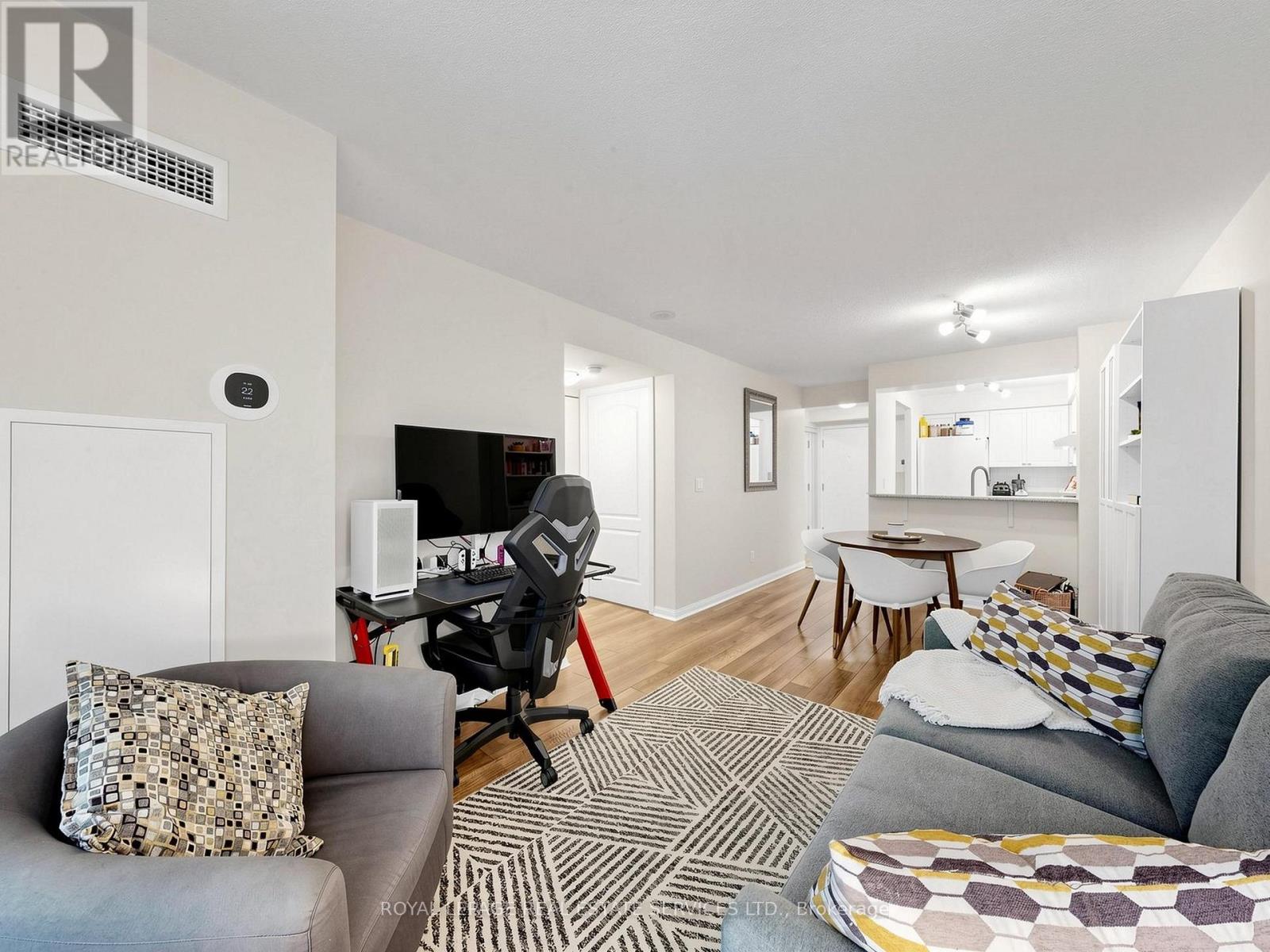 #203 398 EGLINTON AVENUE - 11