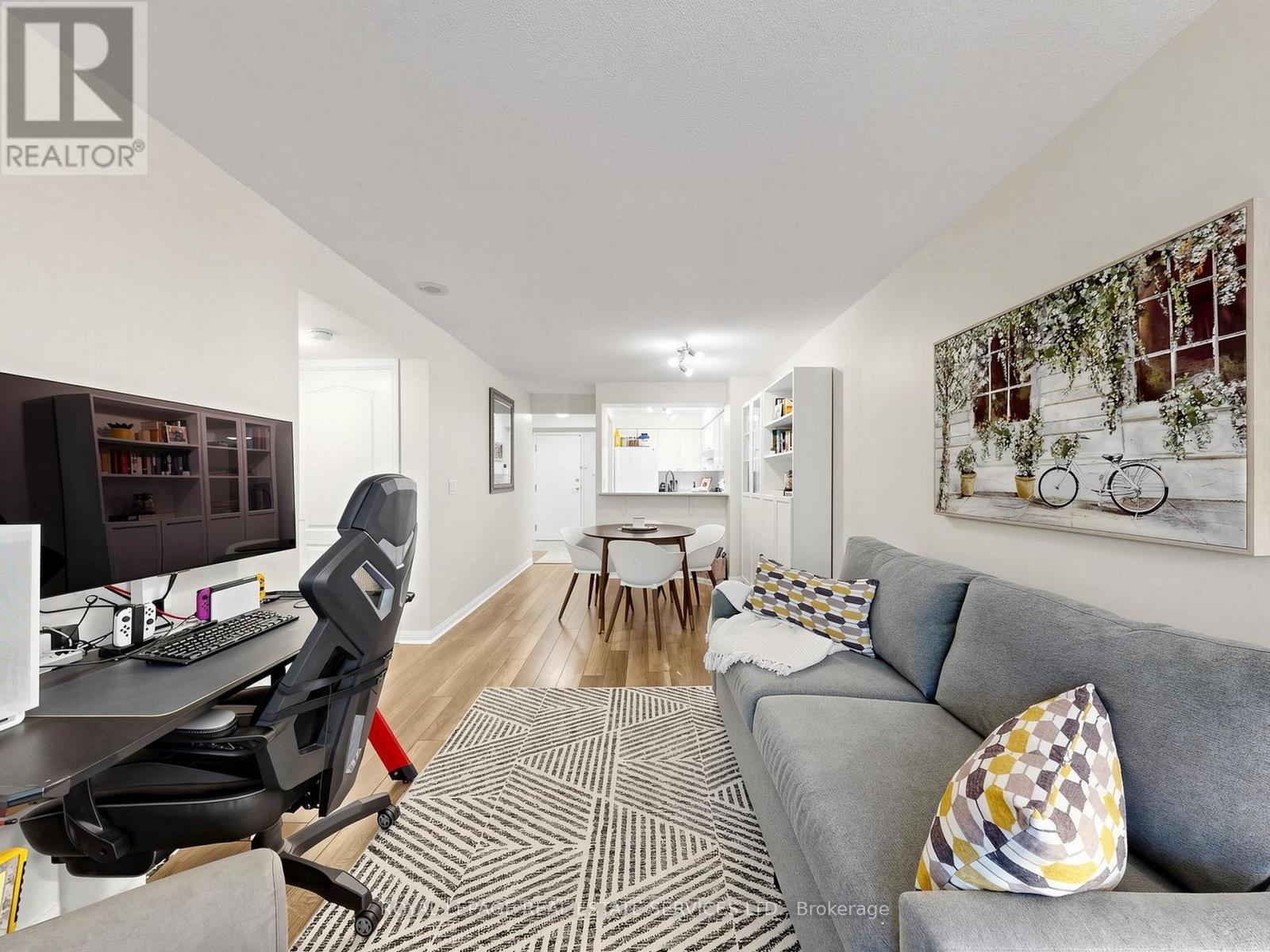 #203 398 EGLINTON AVENUE - 12