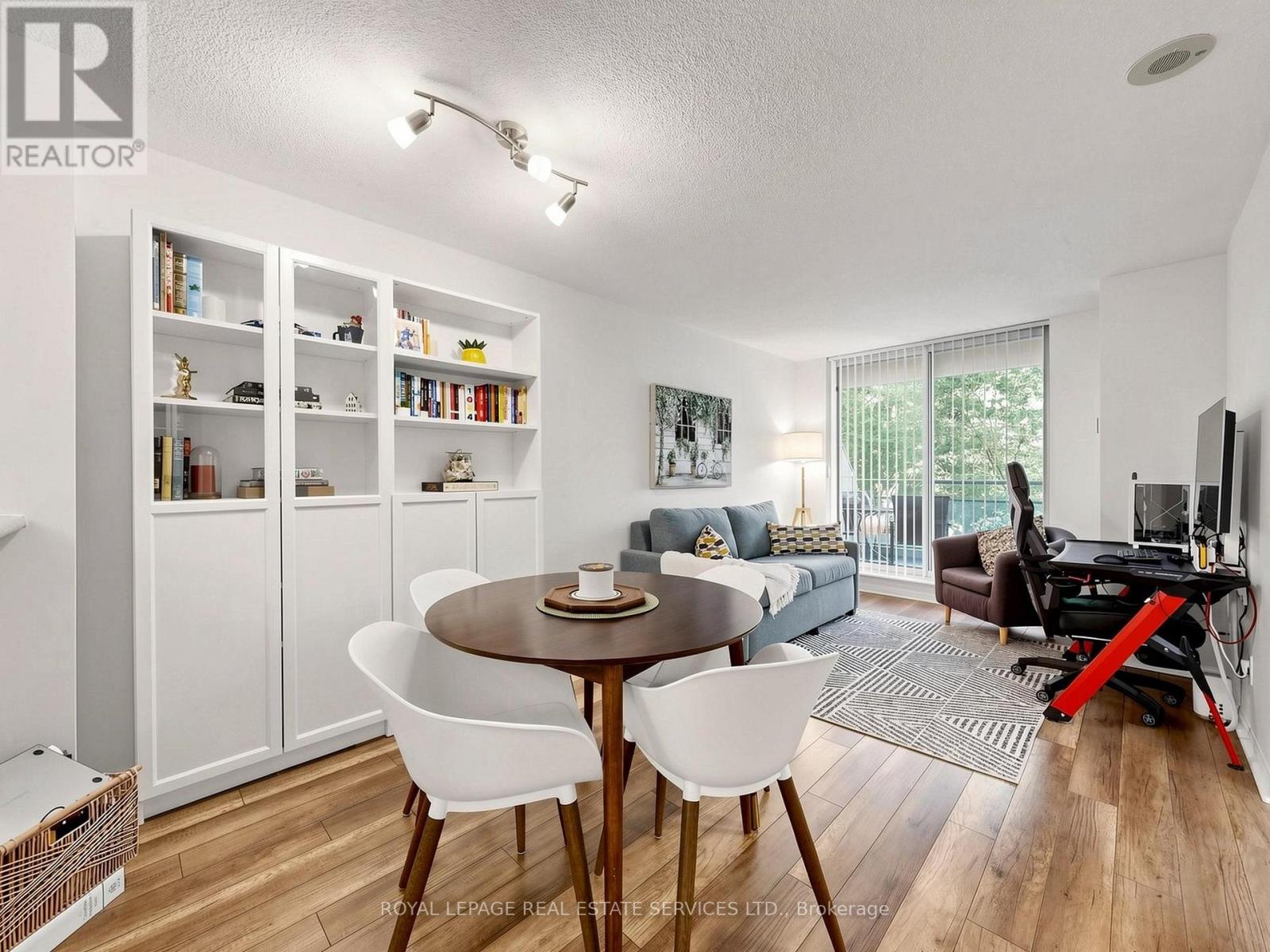 #203 398 EGLINTON AVENUE - 16