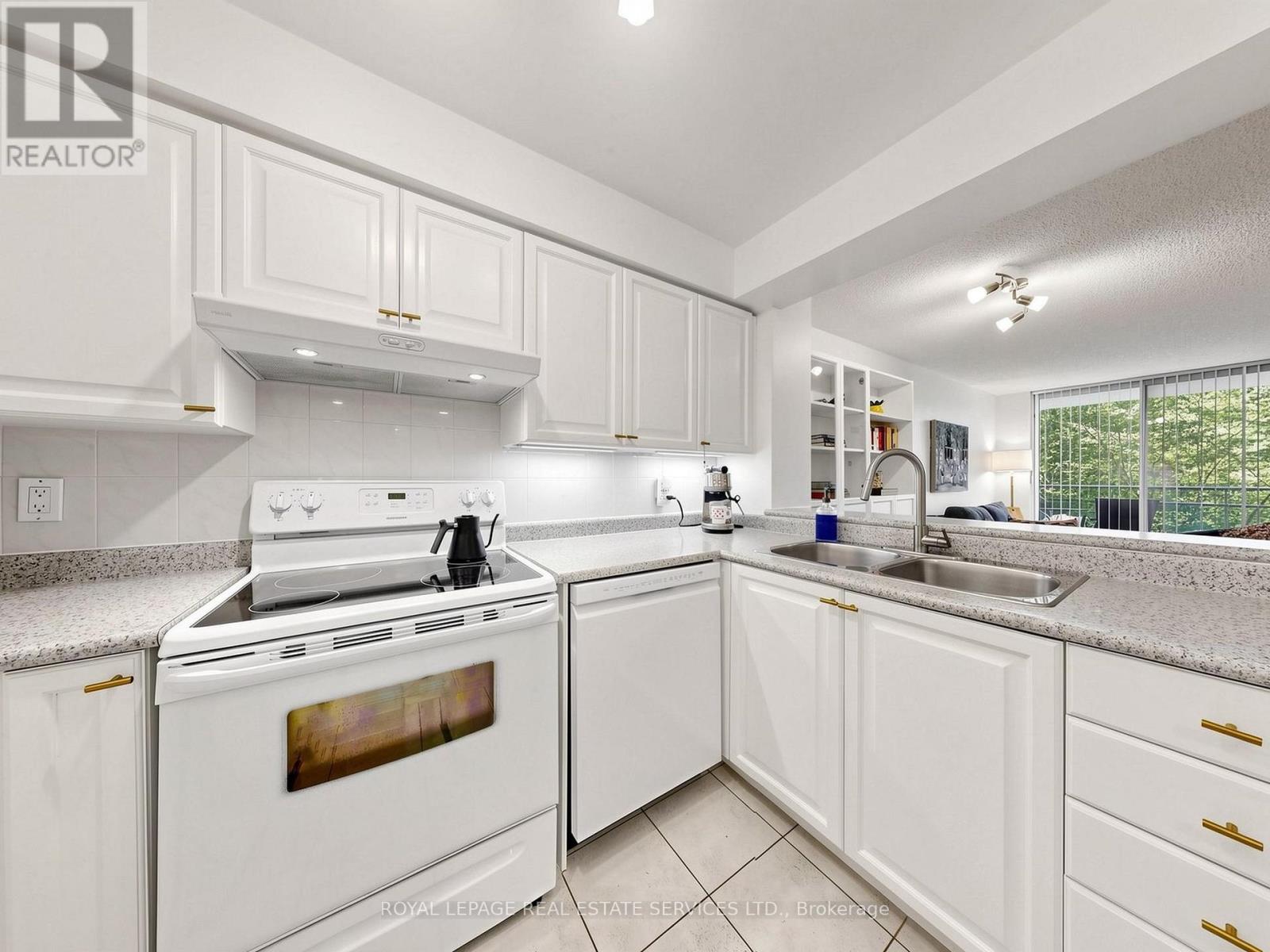 #203 398 EGLINTON AVENUE - 19
