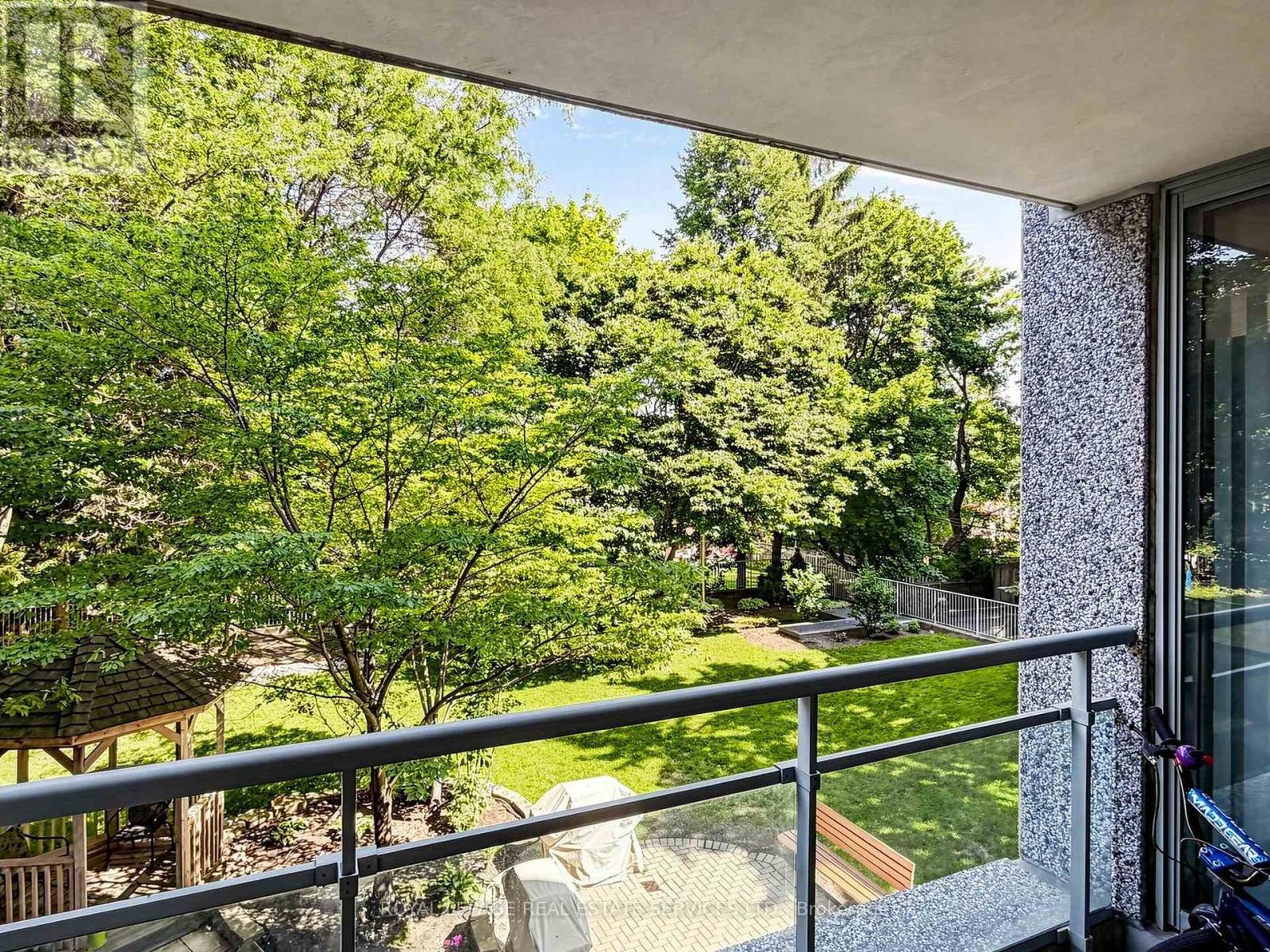#203 398 EGLINTON AVENUE - 30