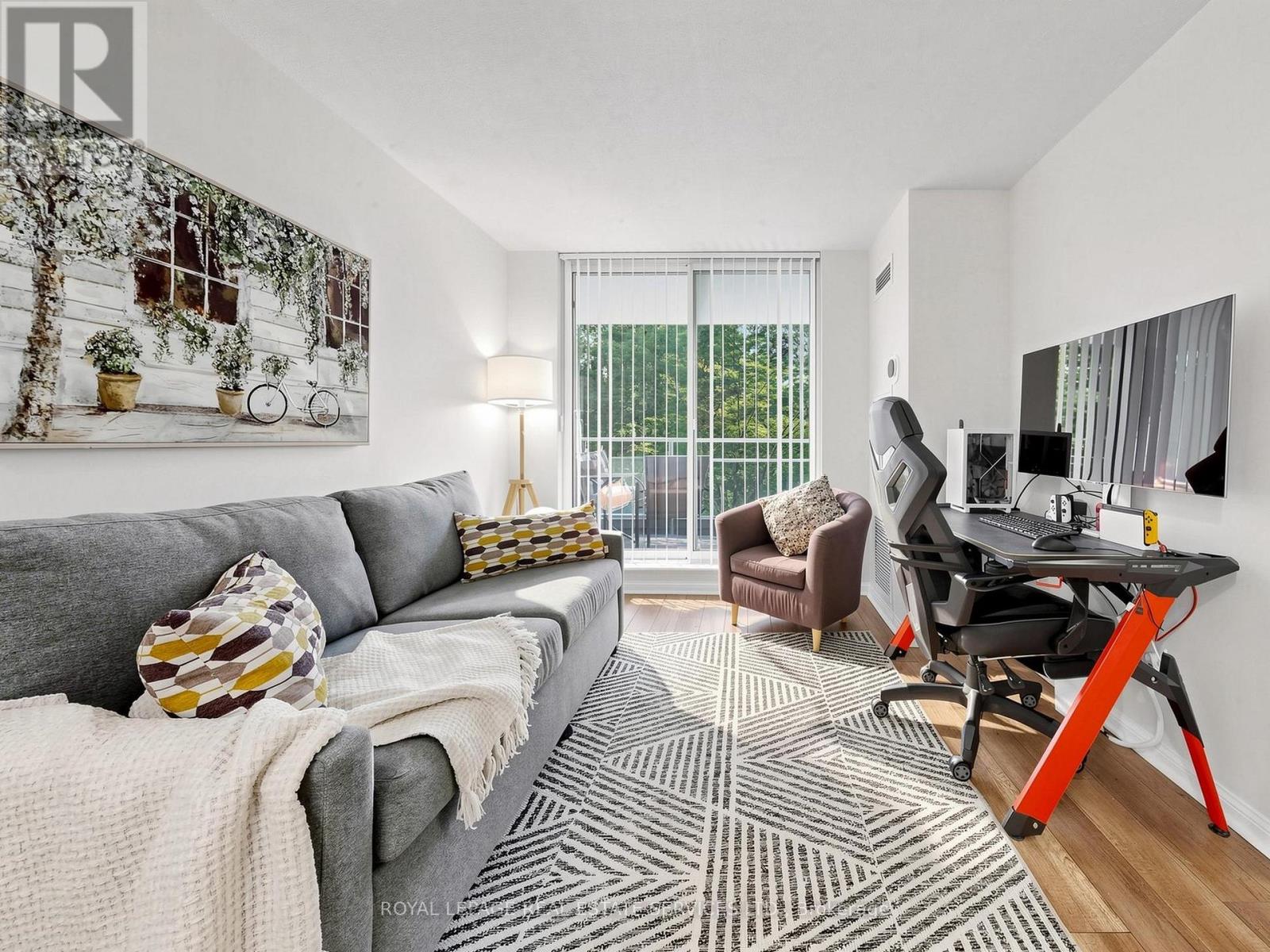 #203 398 EGLINTON AVENUE - 8