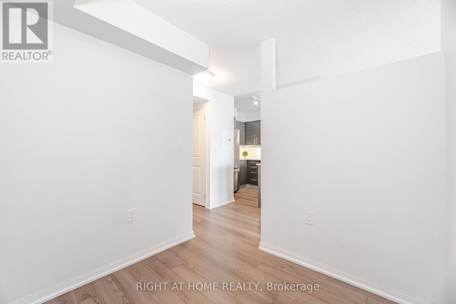 #1112 125 WESTERN BATTERY ROAD - 33
