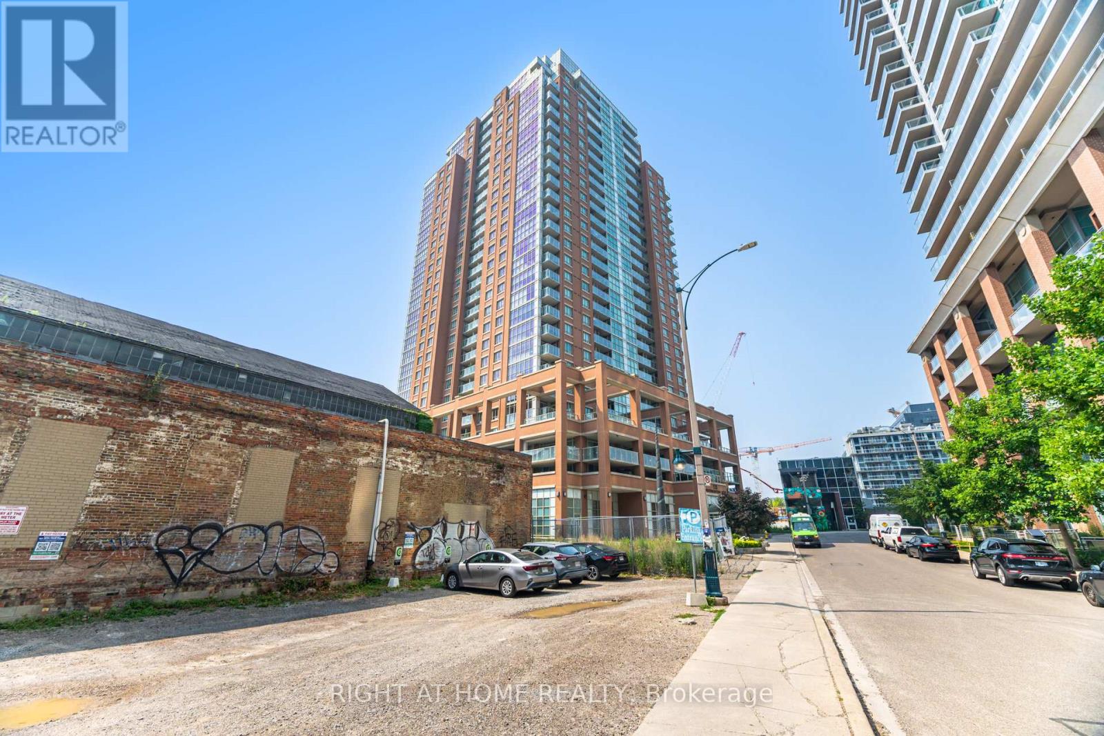 #1112 125 WESTERN BATTERY ROAD - 44