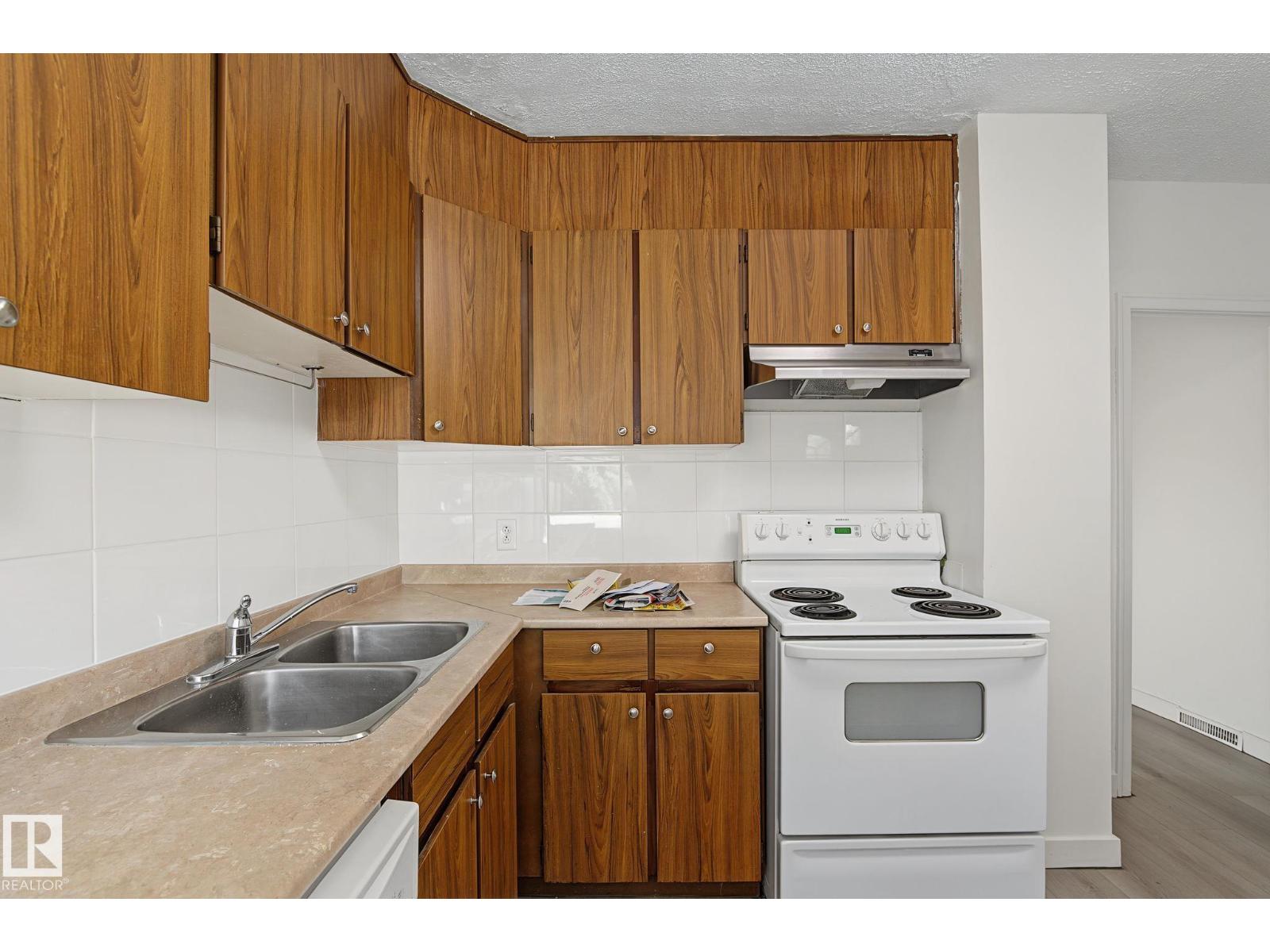 11147 78 Avenue NW - Photo 10