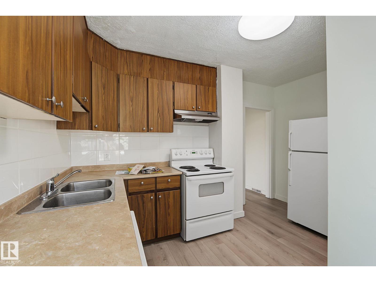 11147 78 Avenue NW - Photo 12