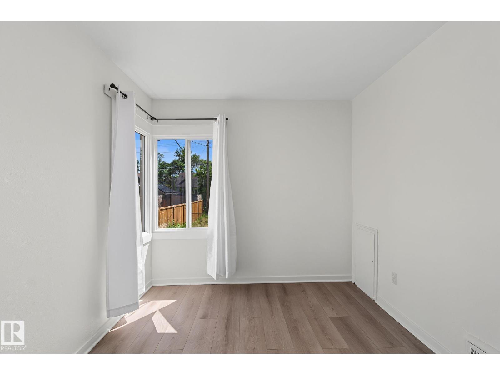 11147 78 AV NW - 14
