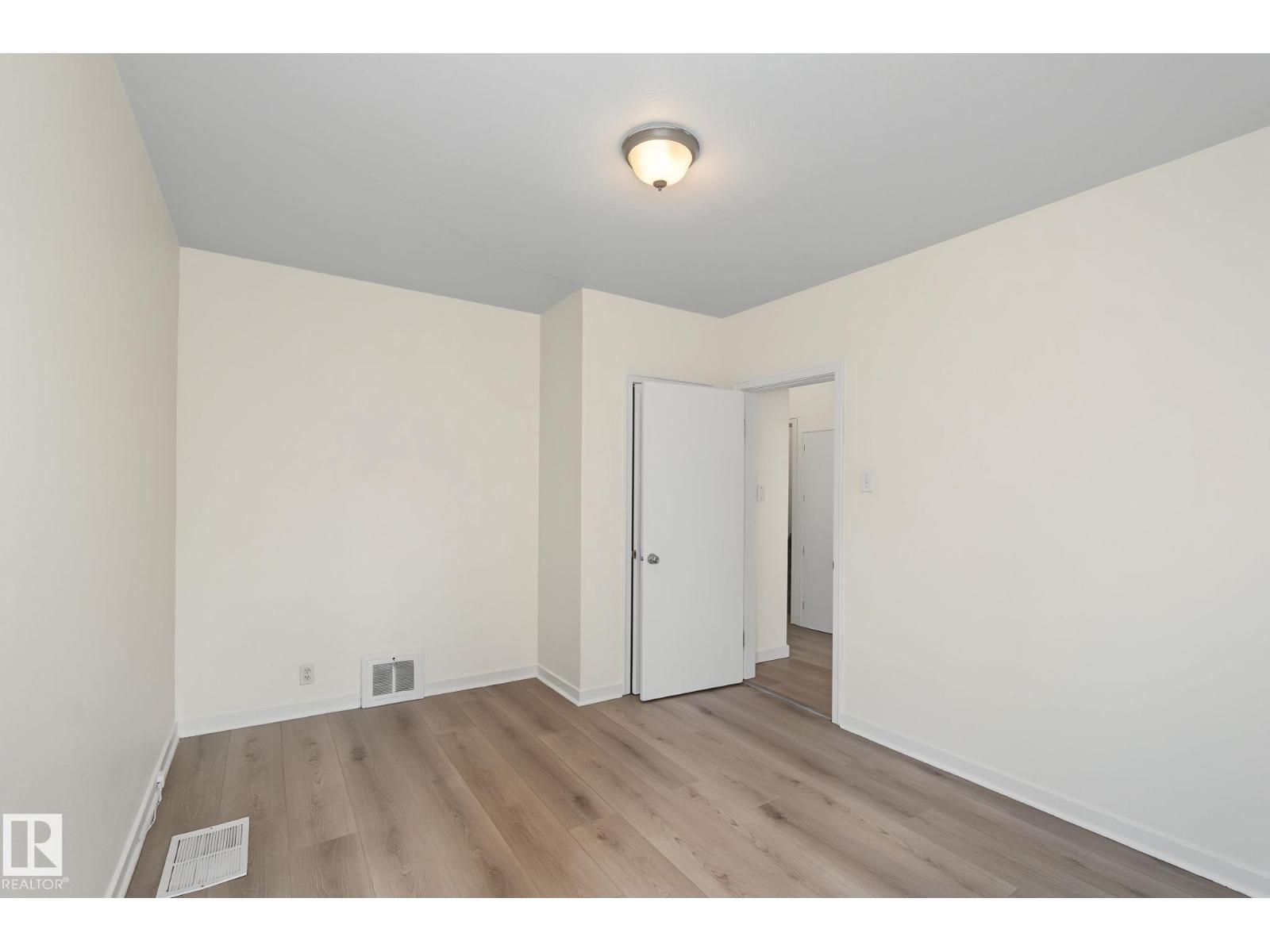 11147 78 Avenue NW - Photo 16