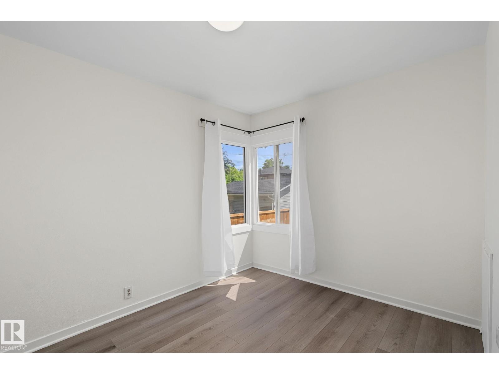 11147 78 AV NW - 17