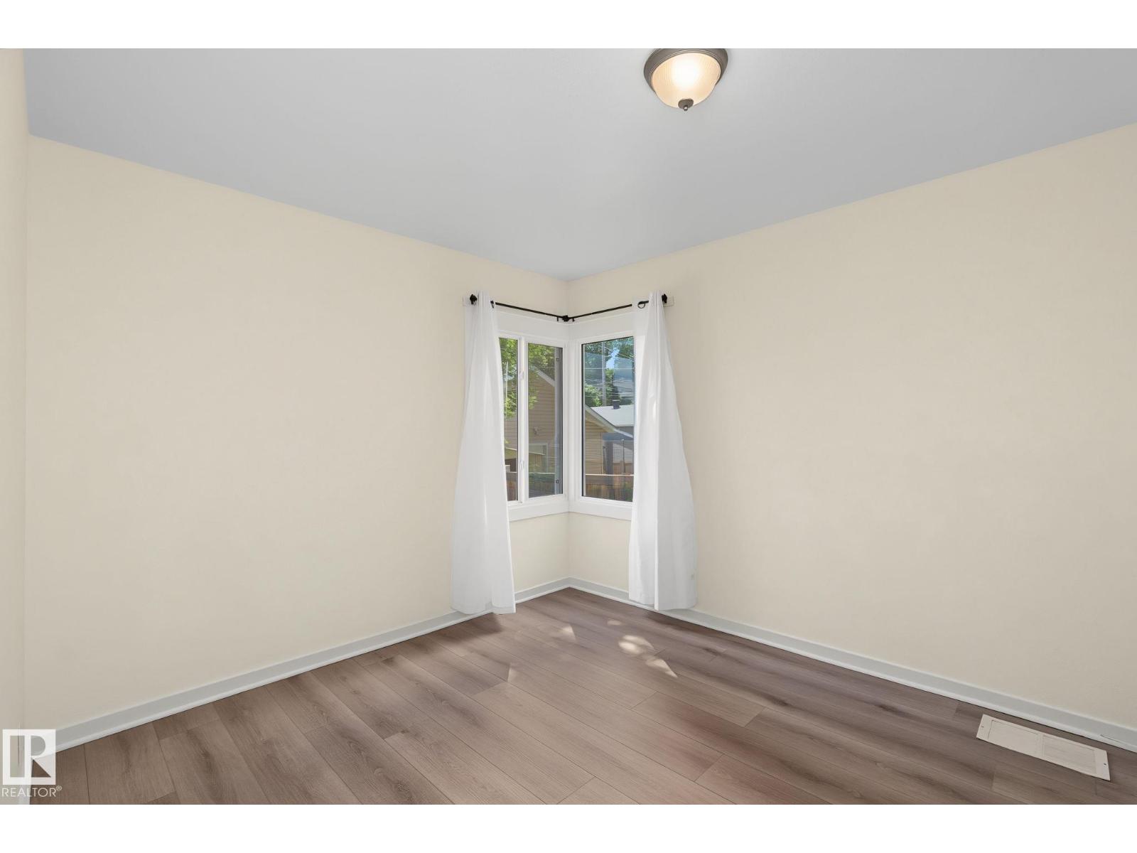 11147 78 AV NW - 19