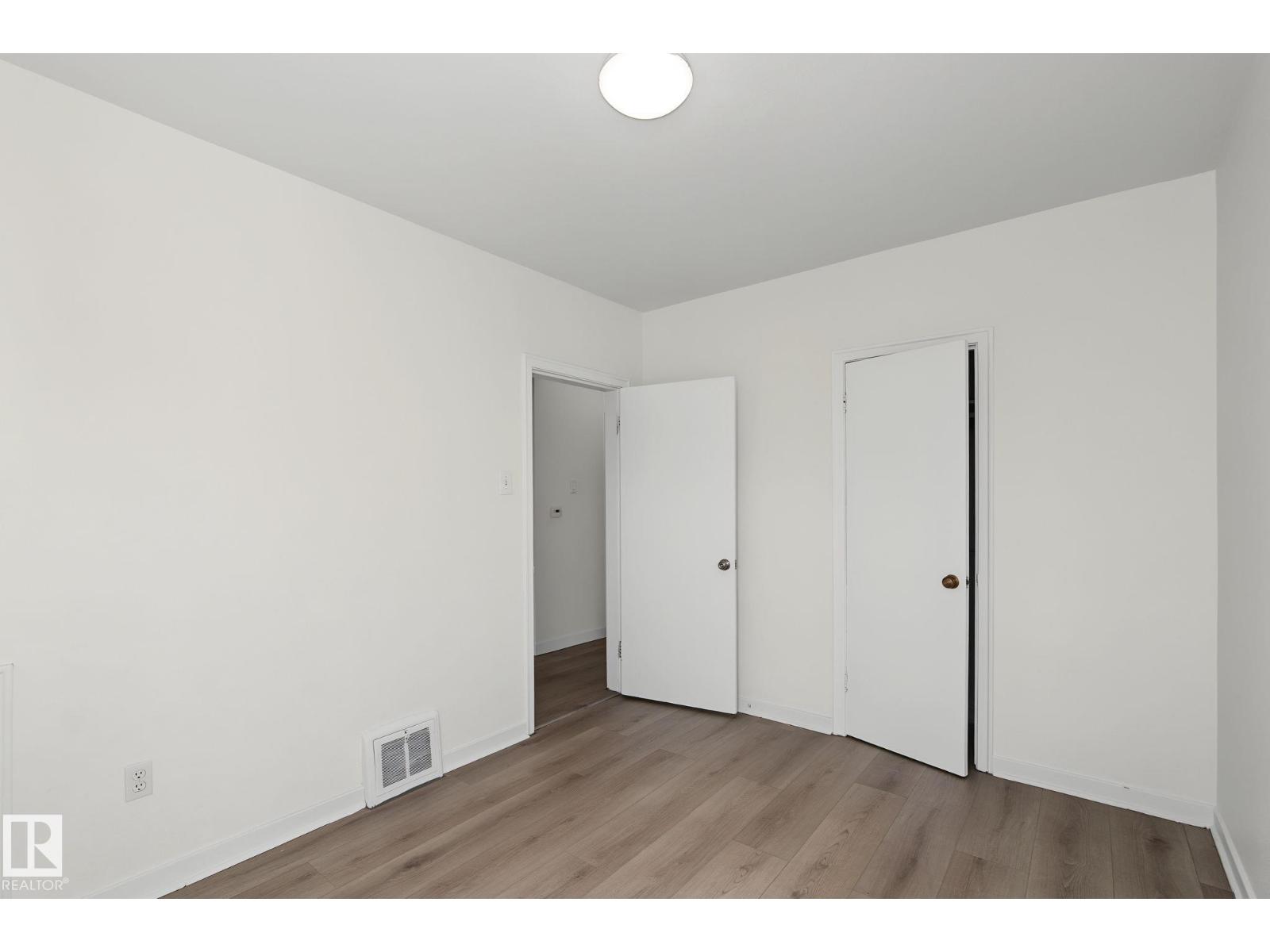 11147 78 Avenue NW - Photo 23