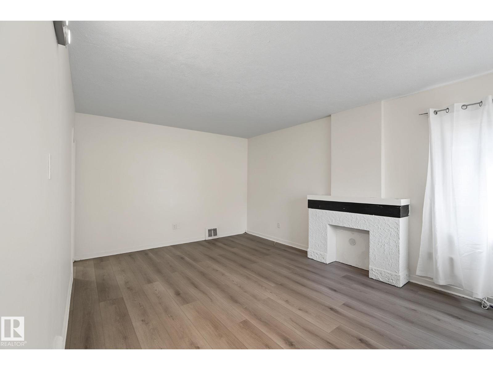 11147 78 AV NW - 3