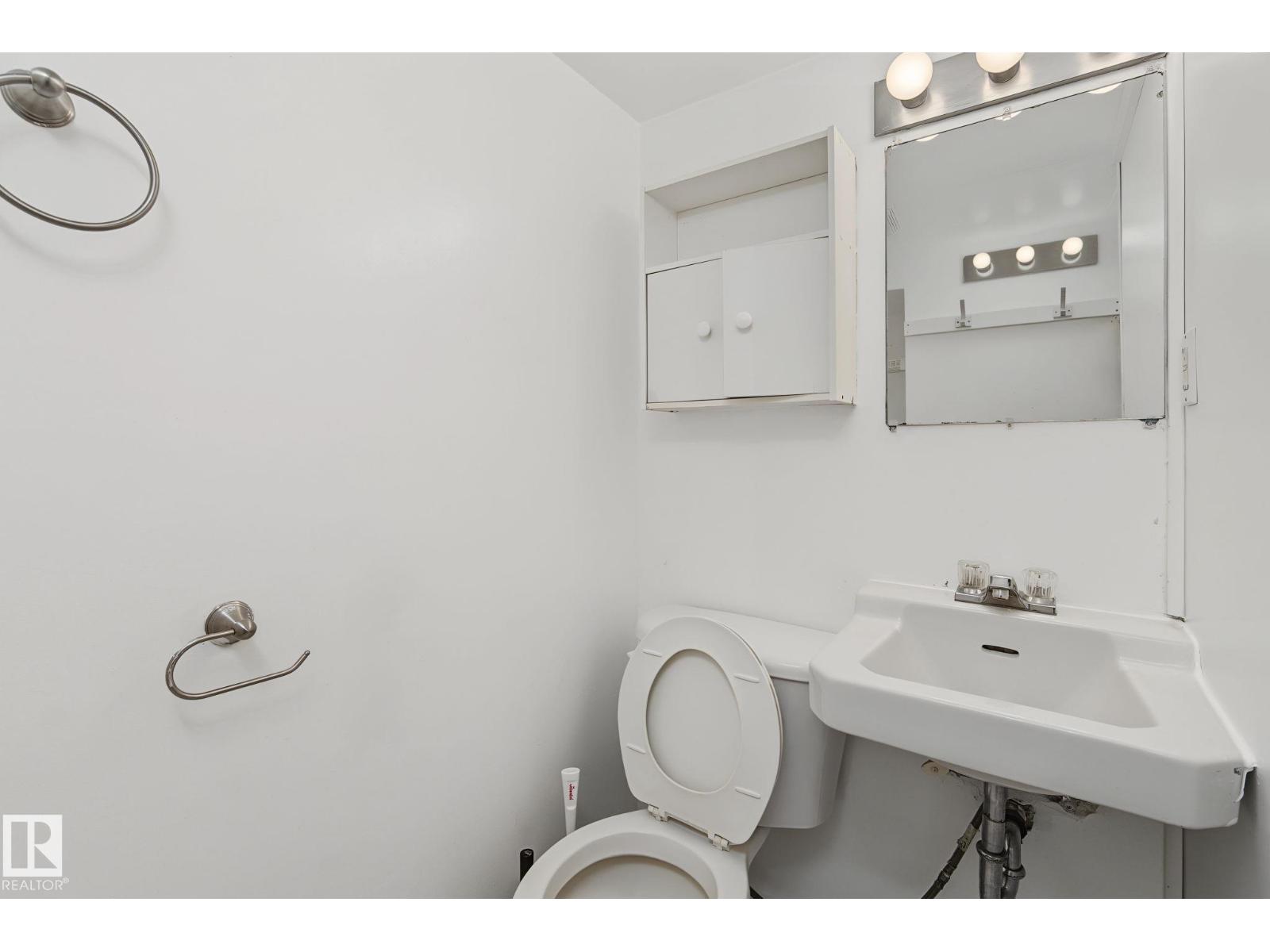 11147 78 AV NW - 35