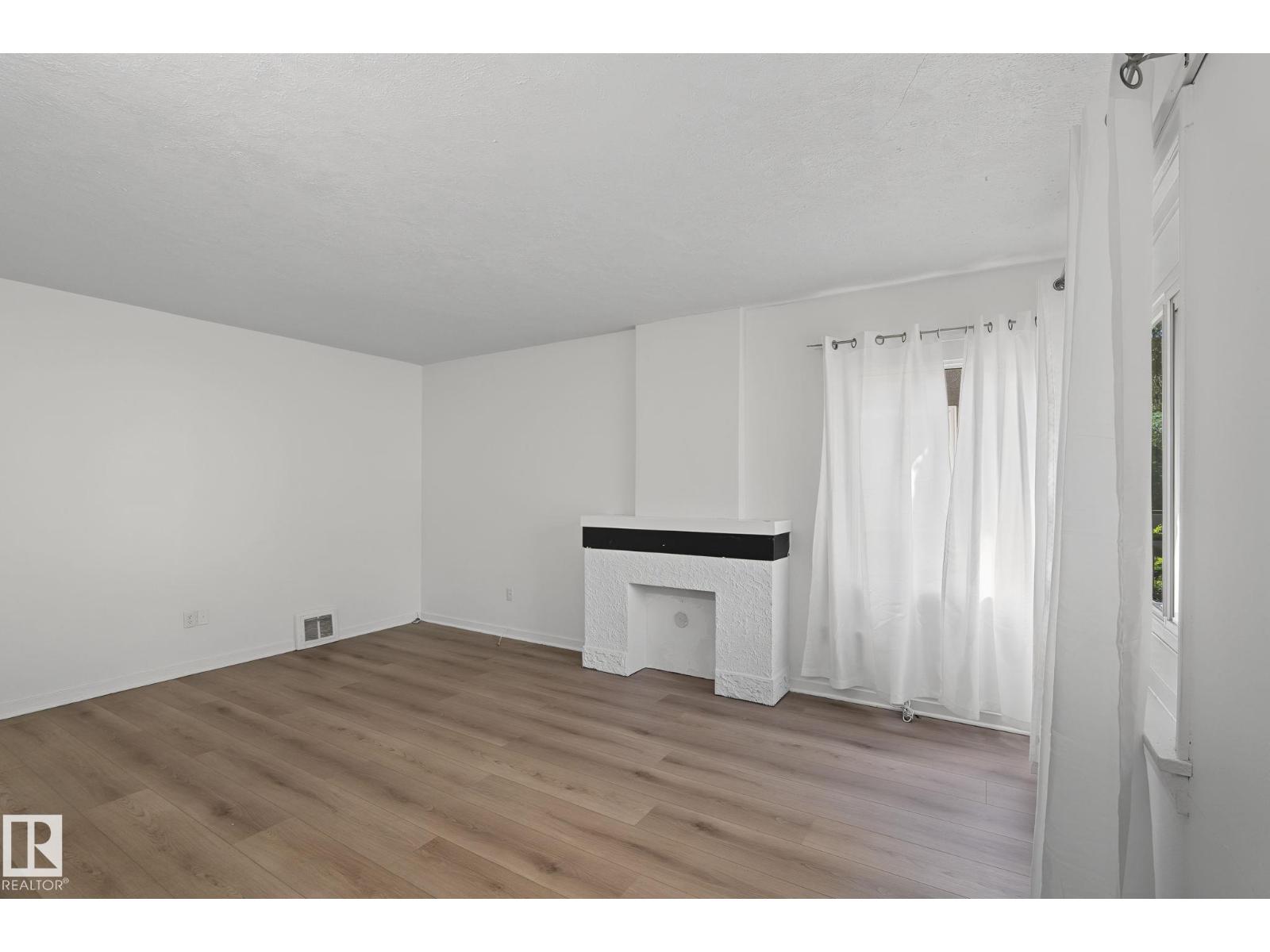 11147 78 AV NW - 4