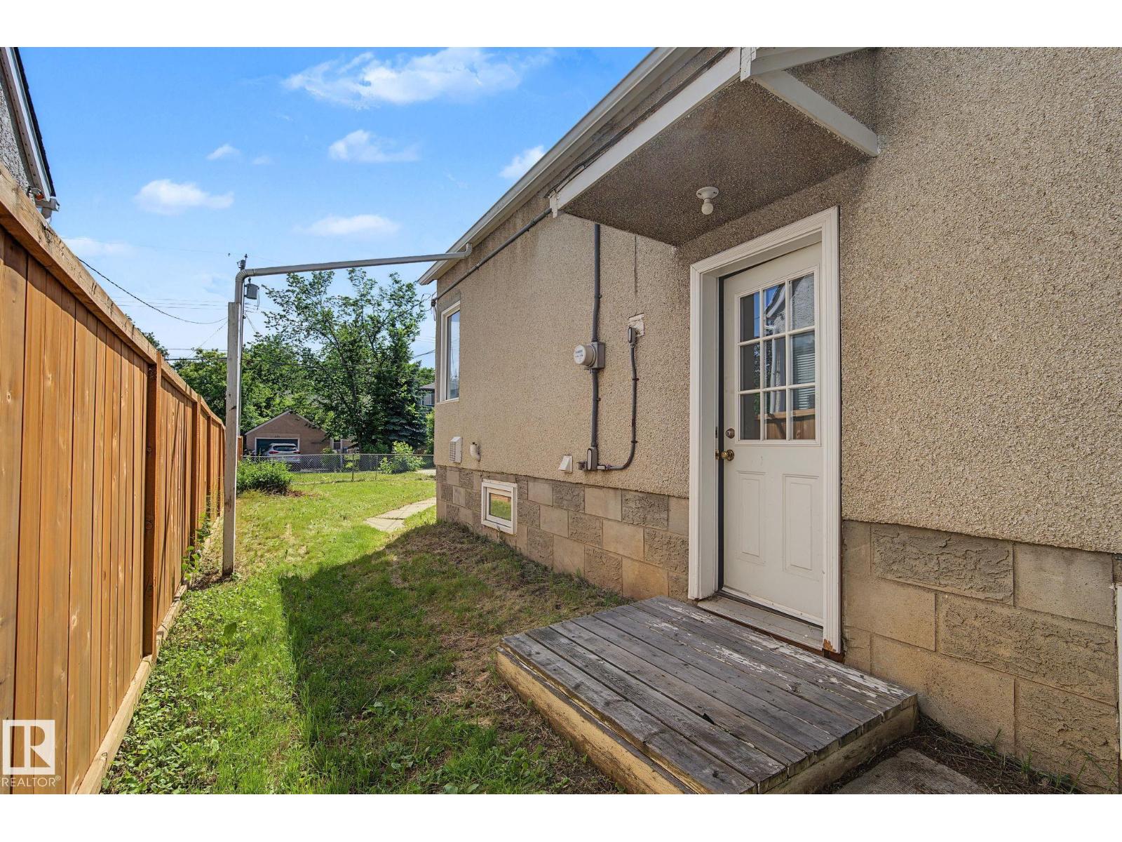 11147 78 AV NW - 41