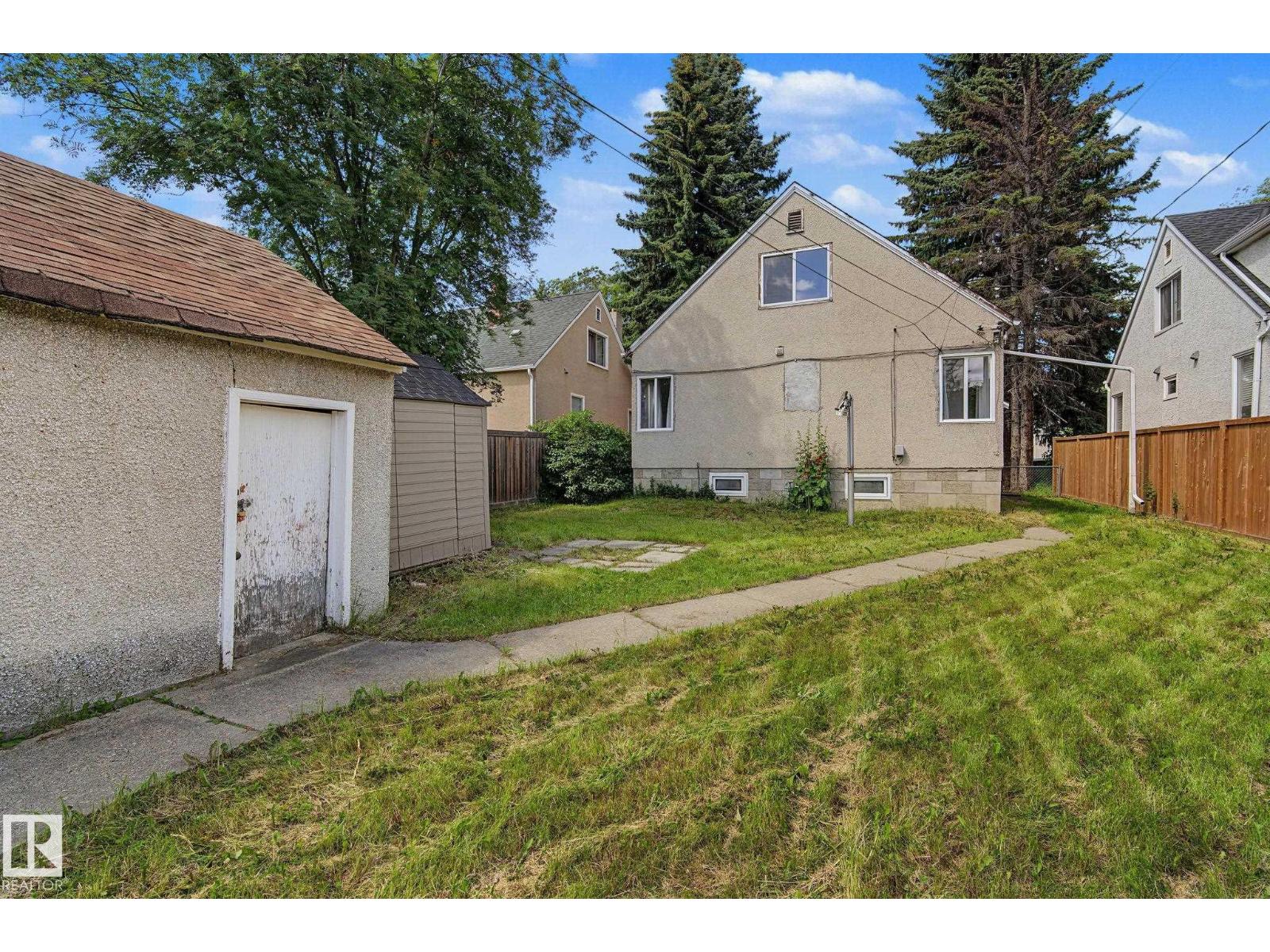 11147 78 AV NW - 42