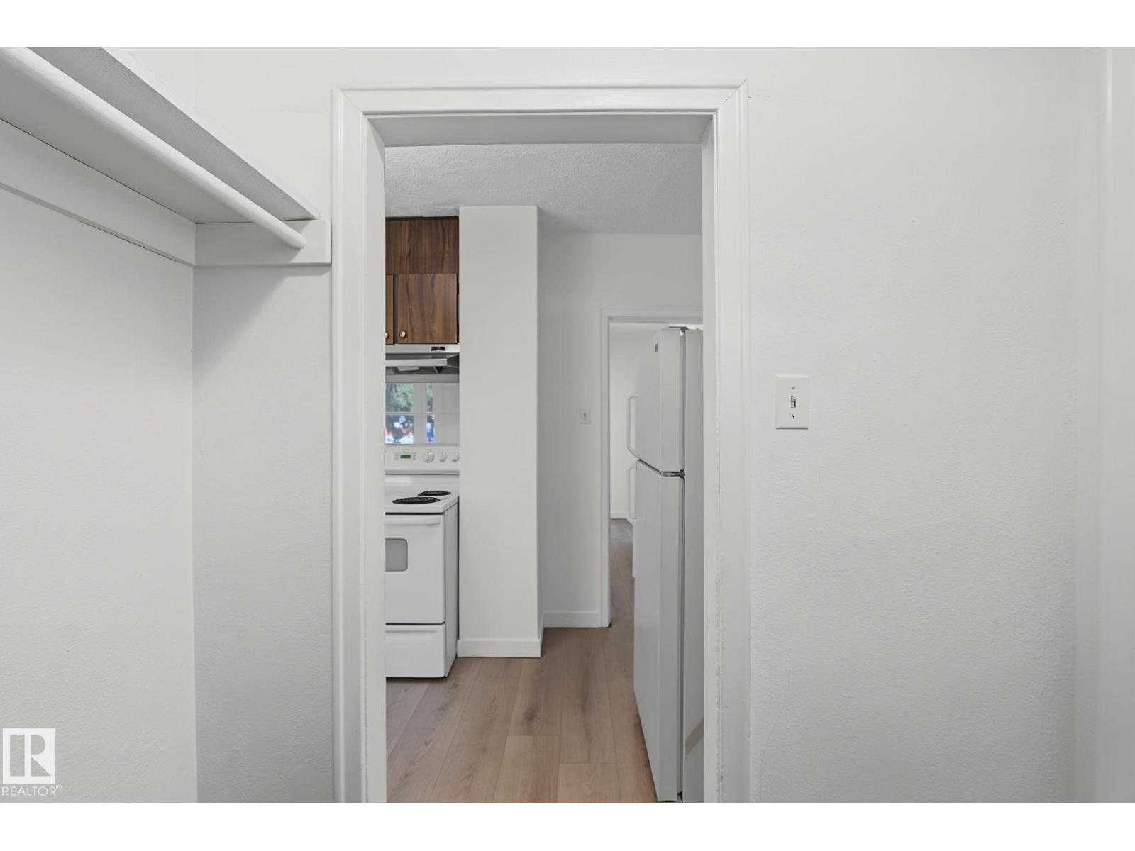 11147 78 AV NW - 9