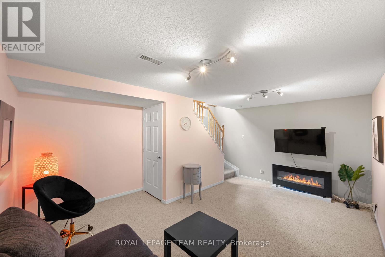 6 FOLISON STREET - 32