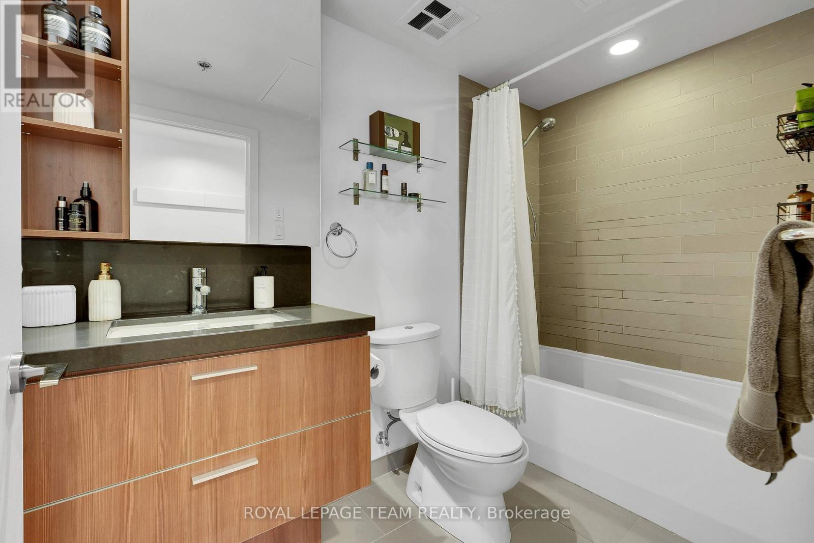 532 – 340 MCLEOD STREET, Ottawa. Luxury613. By Peter Sagos - Image 26