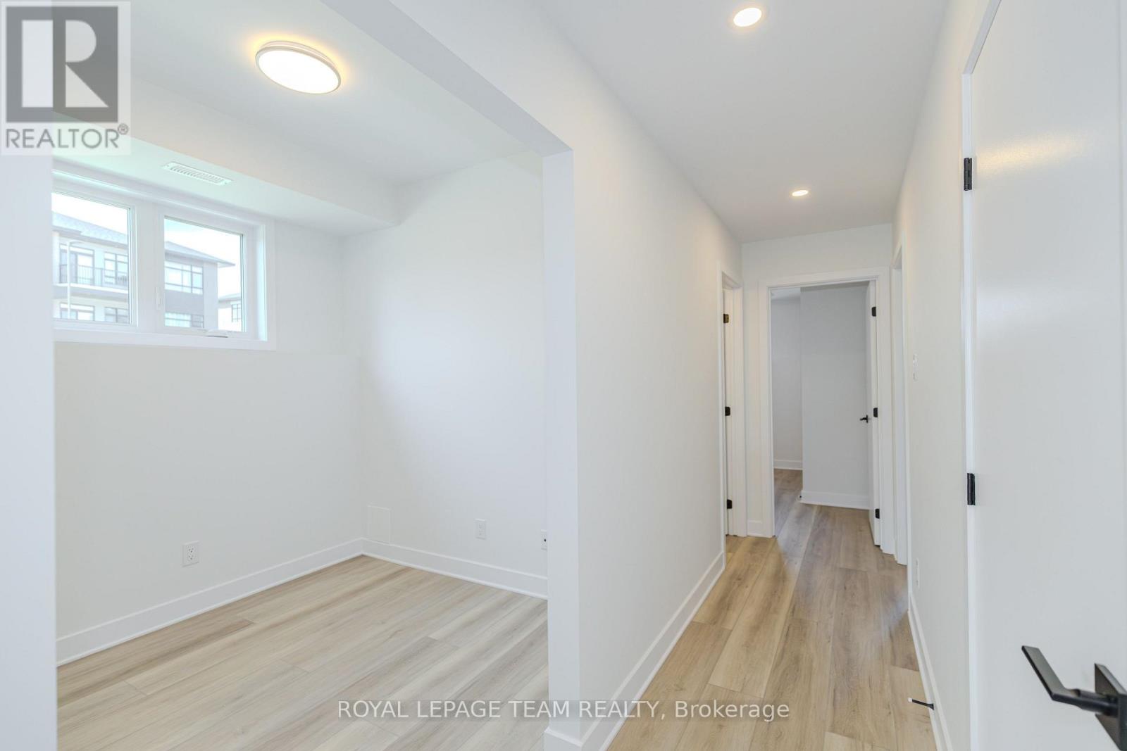 4787A BANK STREET, Ottawa. Luxury613. By Peter Sagos - Image 12