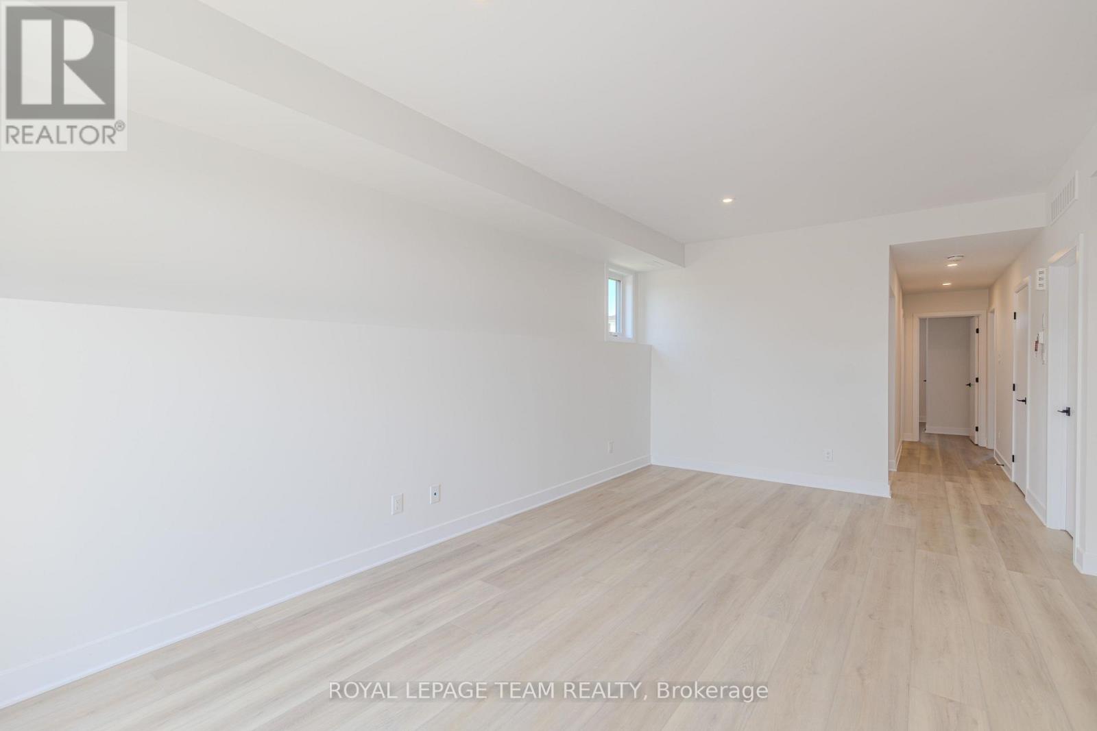 4787A BANK STREET, Ottawa. Luxury613. By Peter Sagos - Image 17