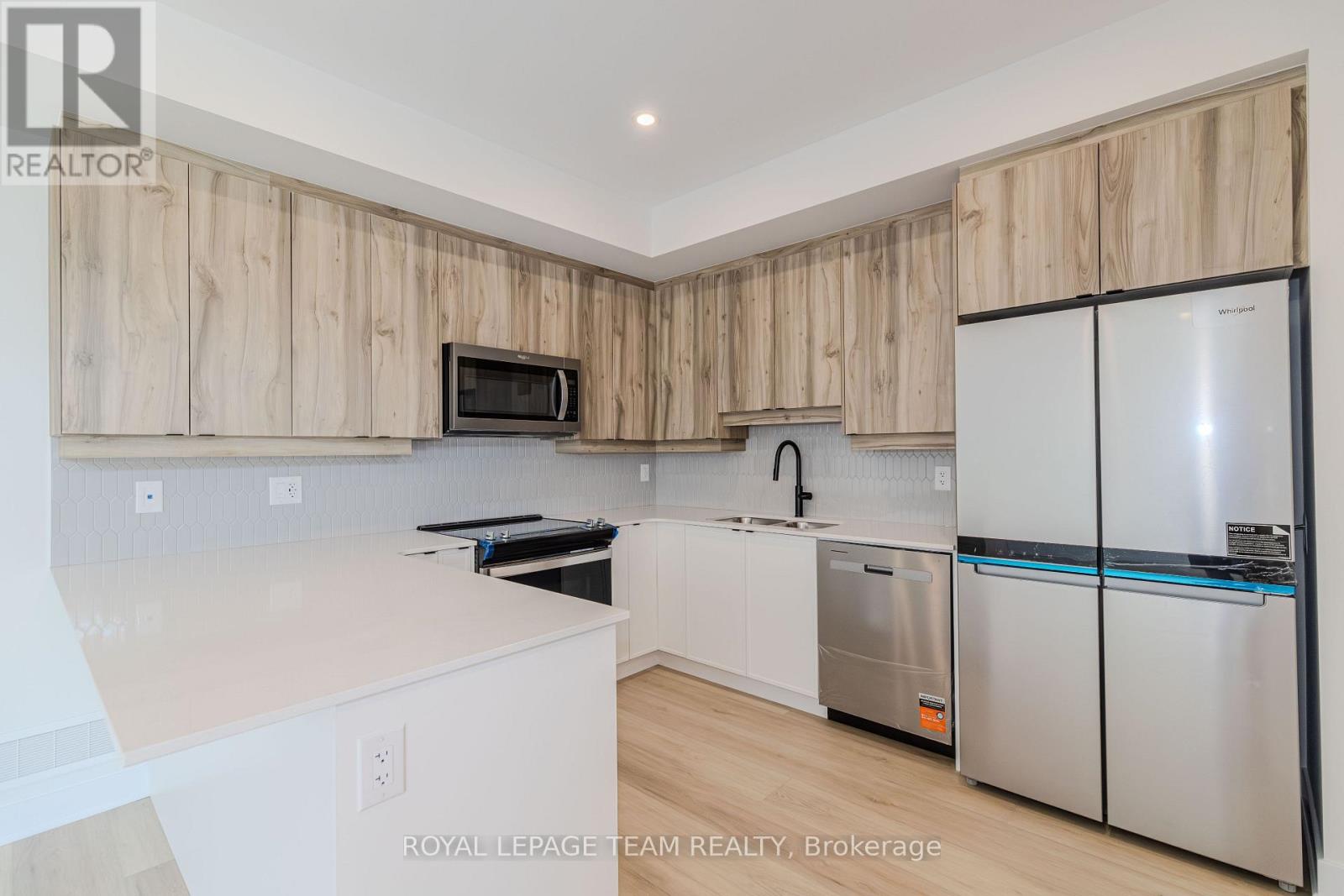 4787A BANK STREET, Ottawa. Luxury613. By Peter Sagos - Image 7