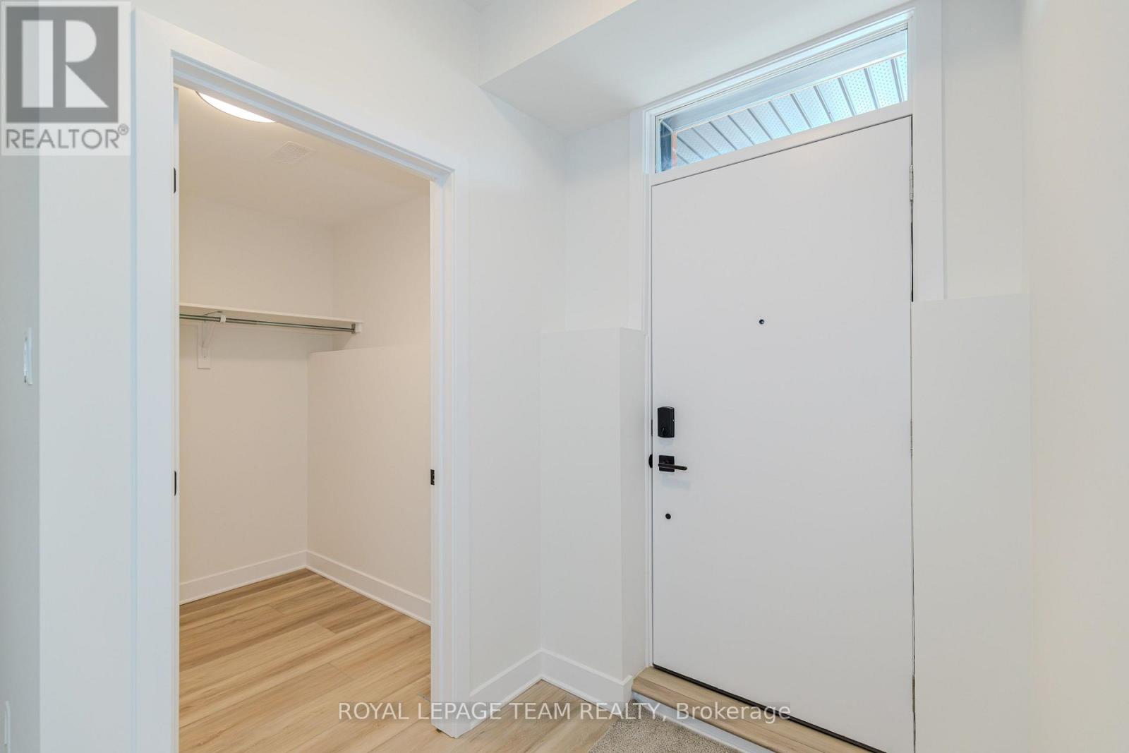 4787A BANK STREET, Ottawa. Luxury613. By Peter Sagos - Image 9