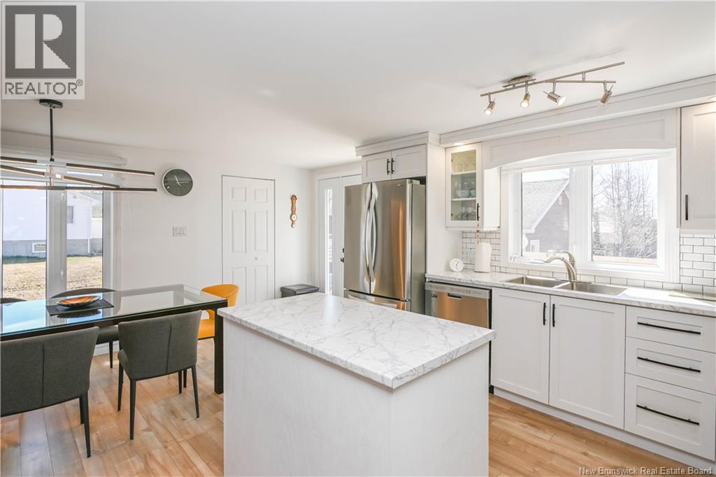 1358 des Fondateurs Street - 13
