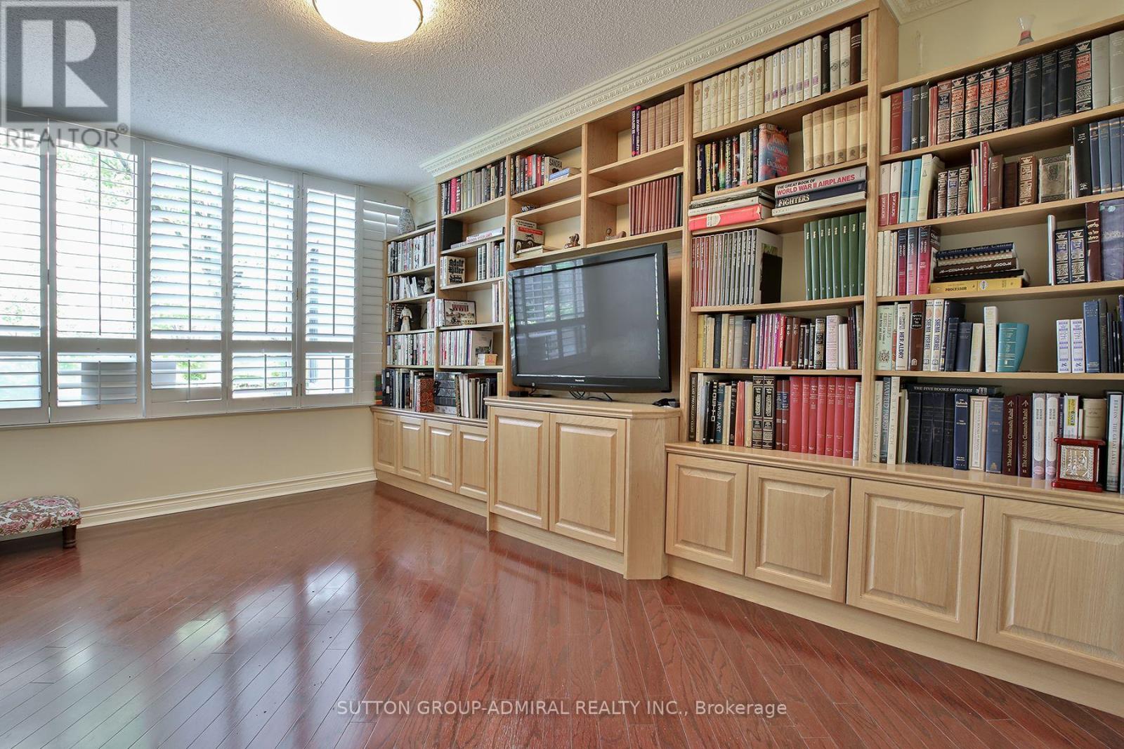 #106 333 CLARK AVENUE W - 20