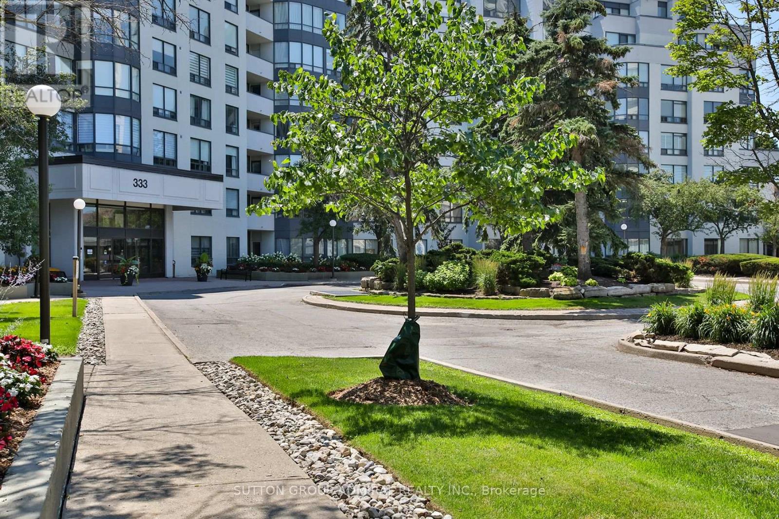 #106 333 CLARK AVENUE W - 42