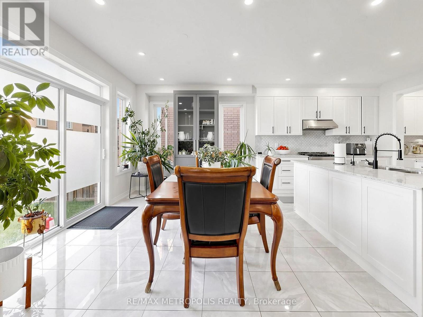 17 NEILLY TERRACE N - 12