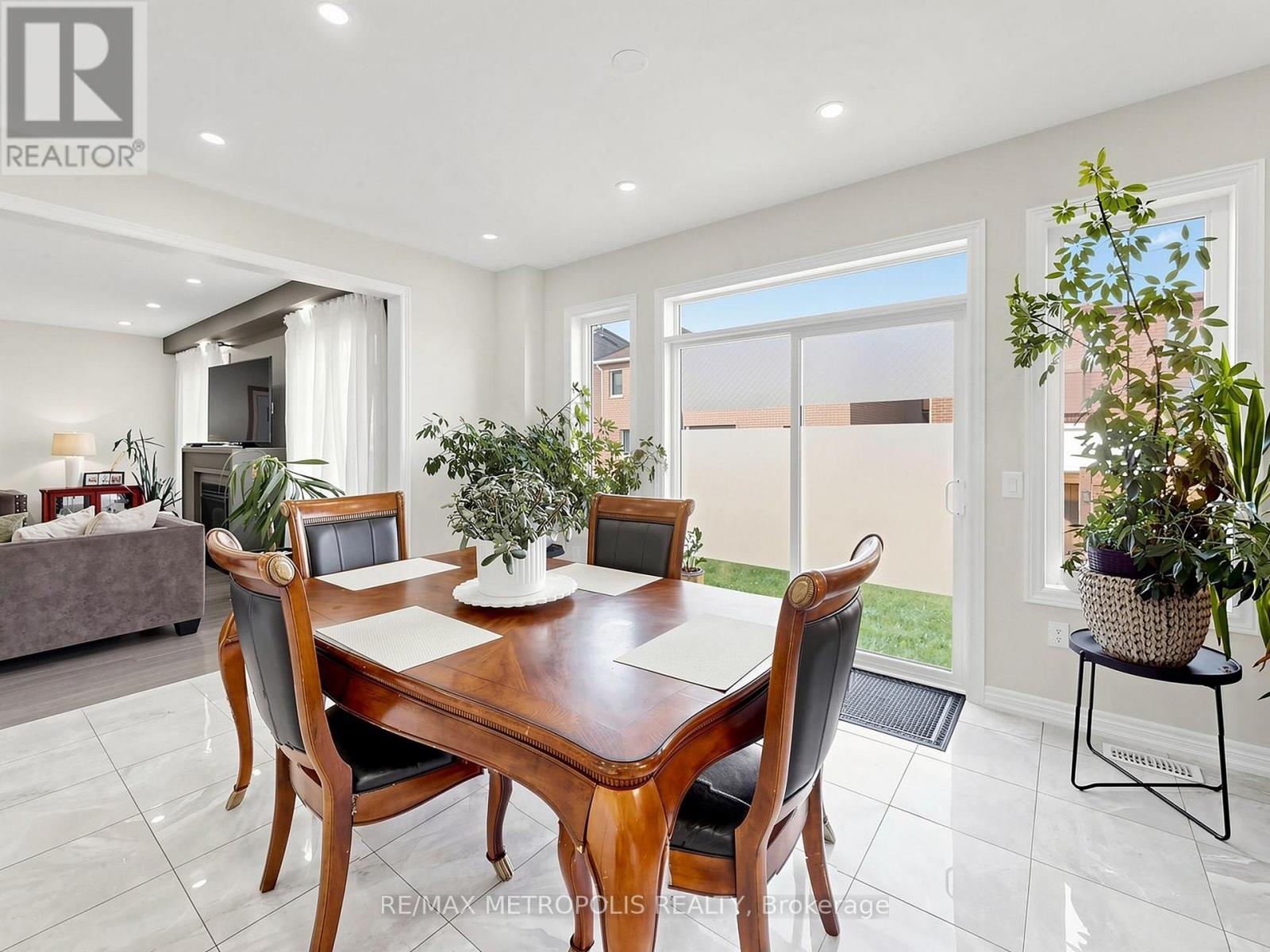 17 NEILLY TERRACE N - 14