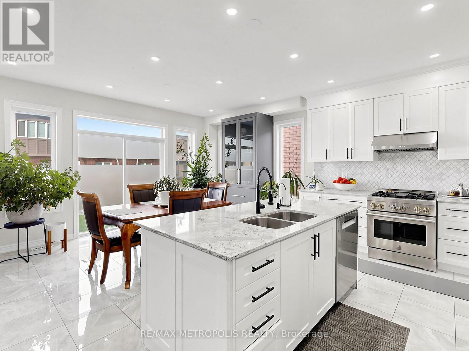 17 NEILLY TERRACE N - 16