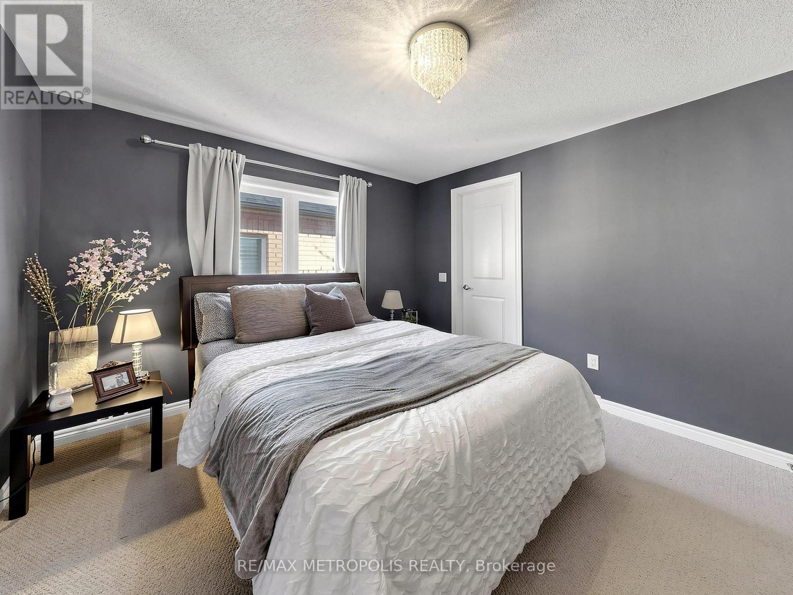 17 NEILLY TERRACE N - 33