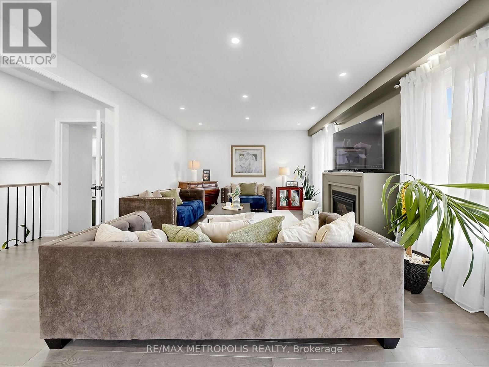 17 NEILLY TERRACE N - 8