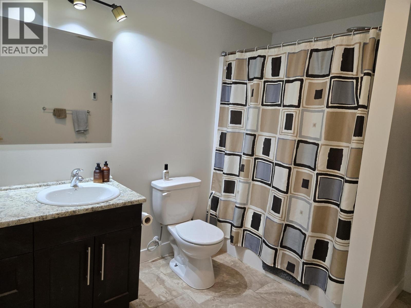 Photo 31 of 40 — 2632 LINKS DRIVE · Prince George, BC