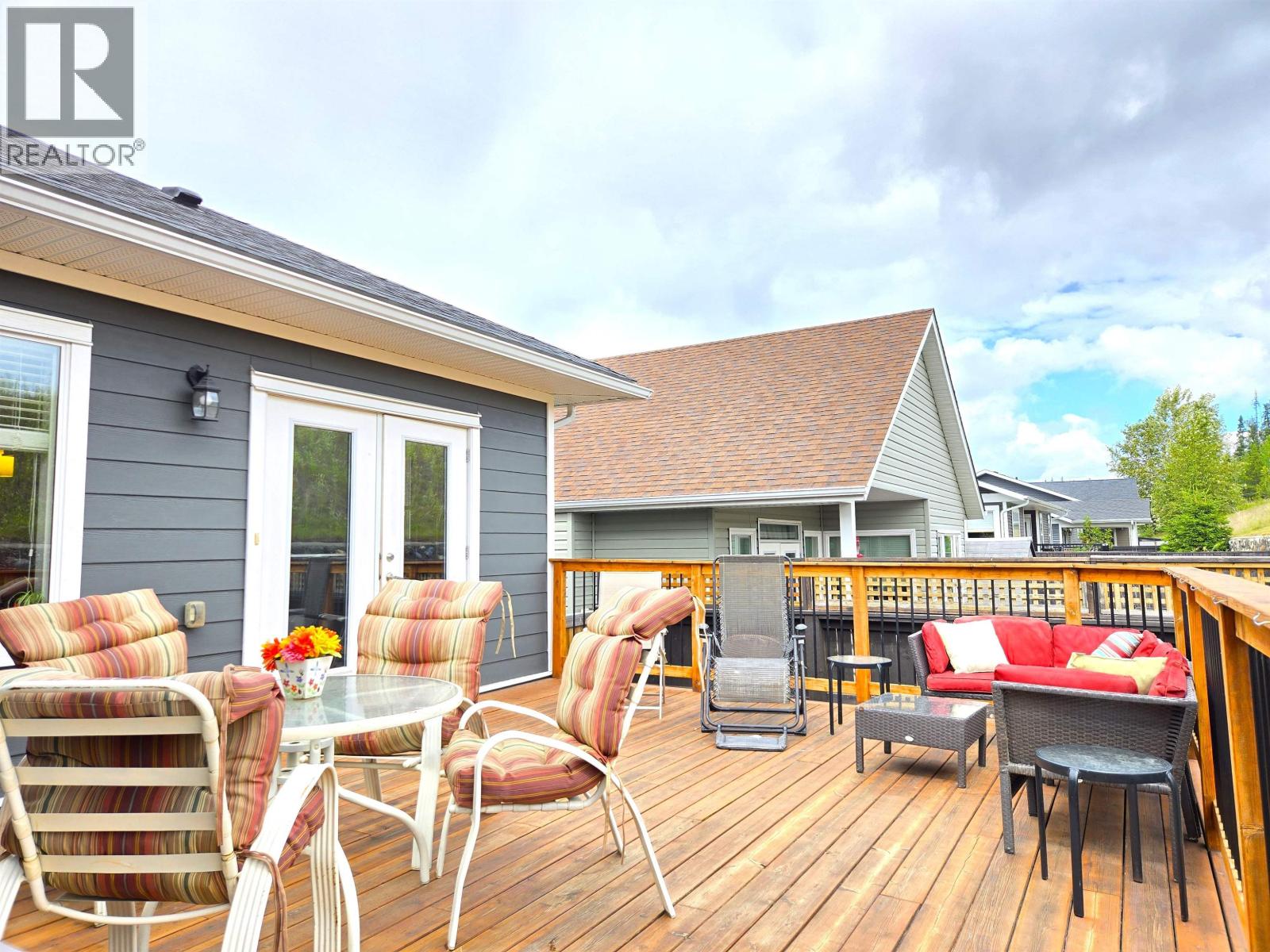 Photo 15 of 40 — 2632 LINKS DRIVE · Prince George, BC