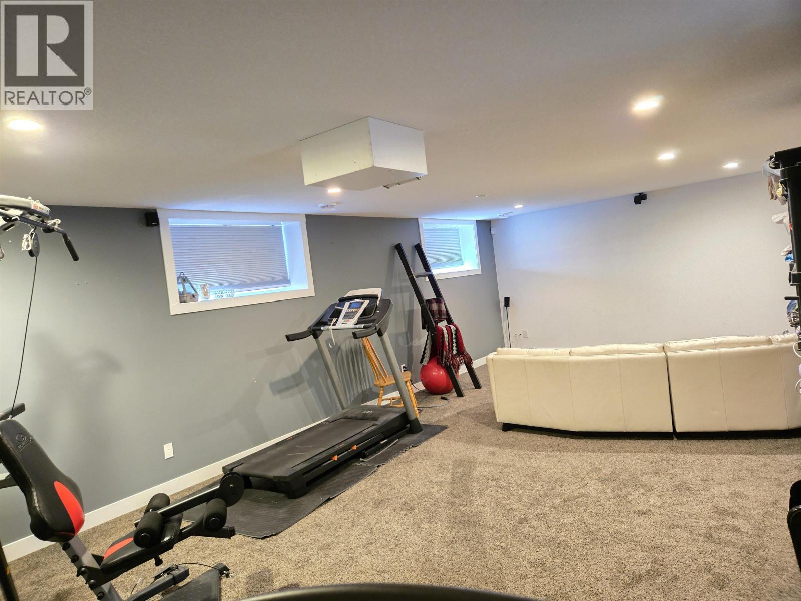 Photo 27 of 40 — 2632 LINKS DRIVE · Prince George, BC