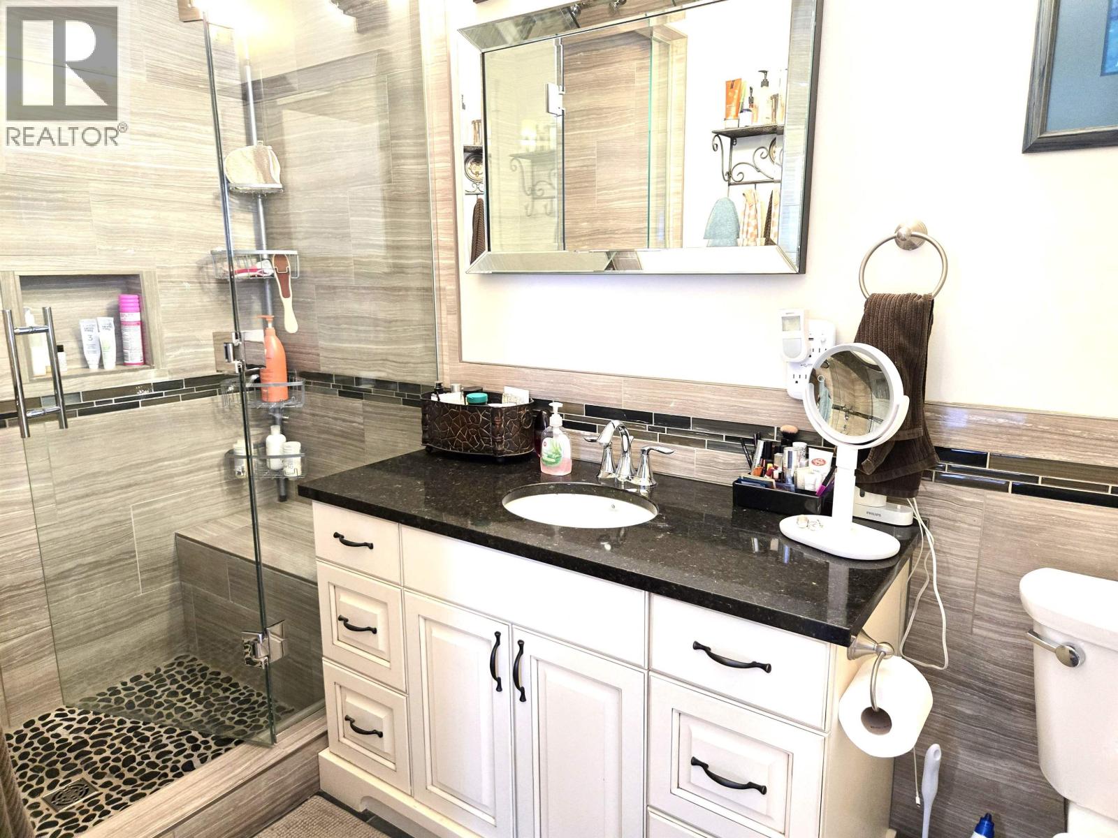 Photo 19 of 40 — 2632 LINKS DRIVE · Prince George, BC