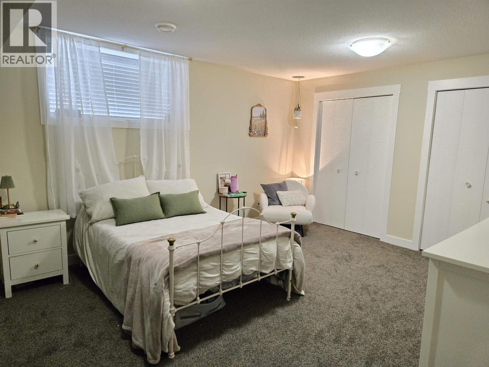 2632 LINKS DRIVE - 32