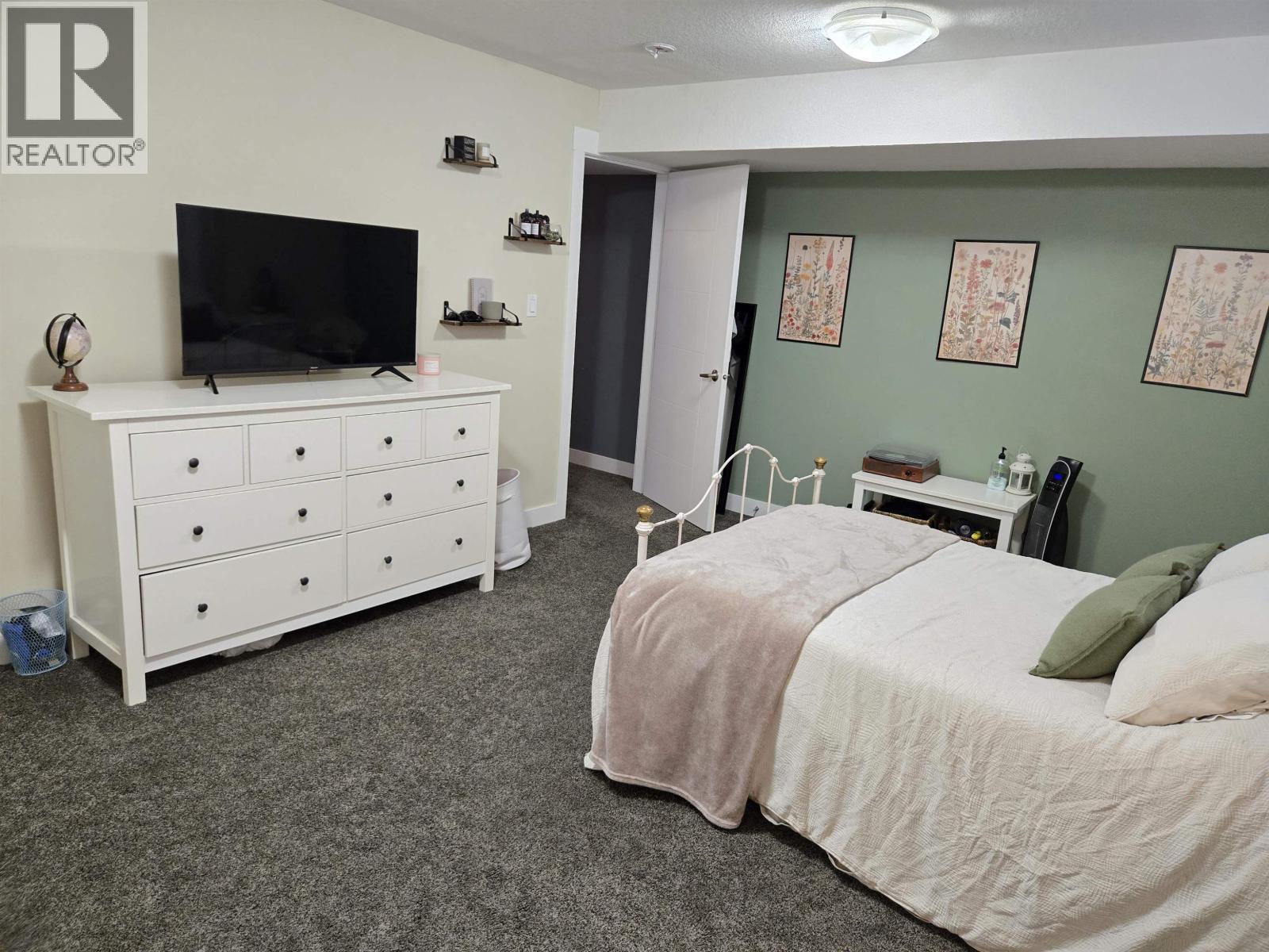 Photo 33 of 40 — 2632 LINKS DRIVE · Prince George, BC