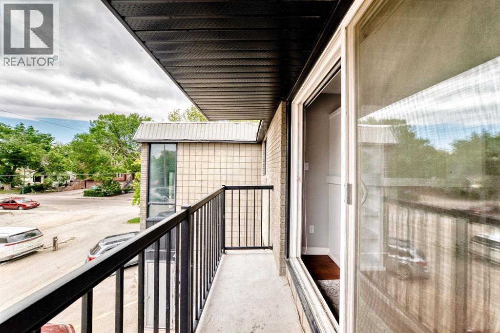 #4 2902 17 Avenue SW - 16